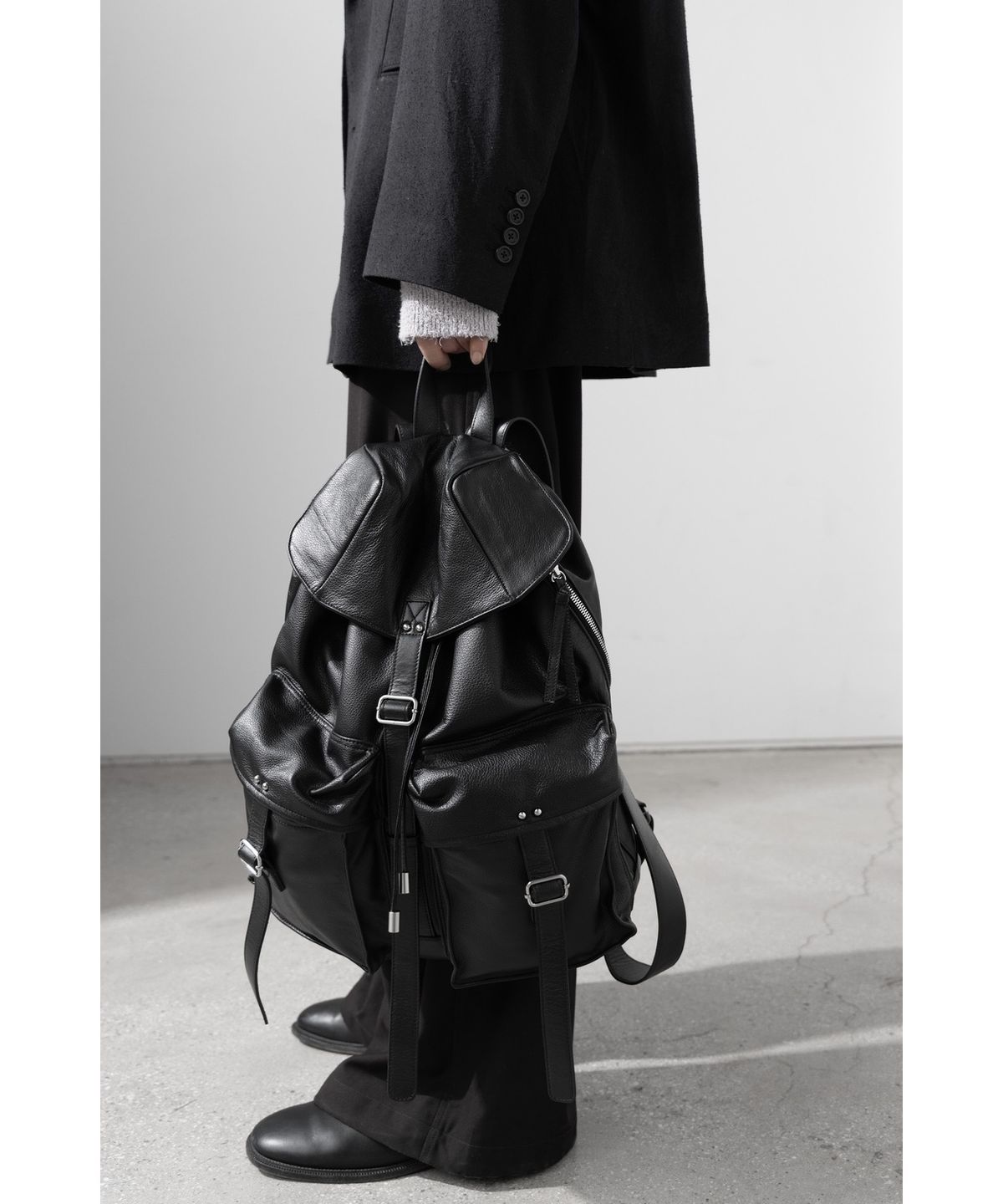 유스(YOUTH) Leather Ruck Sack - Black