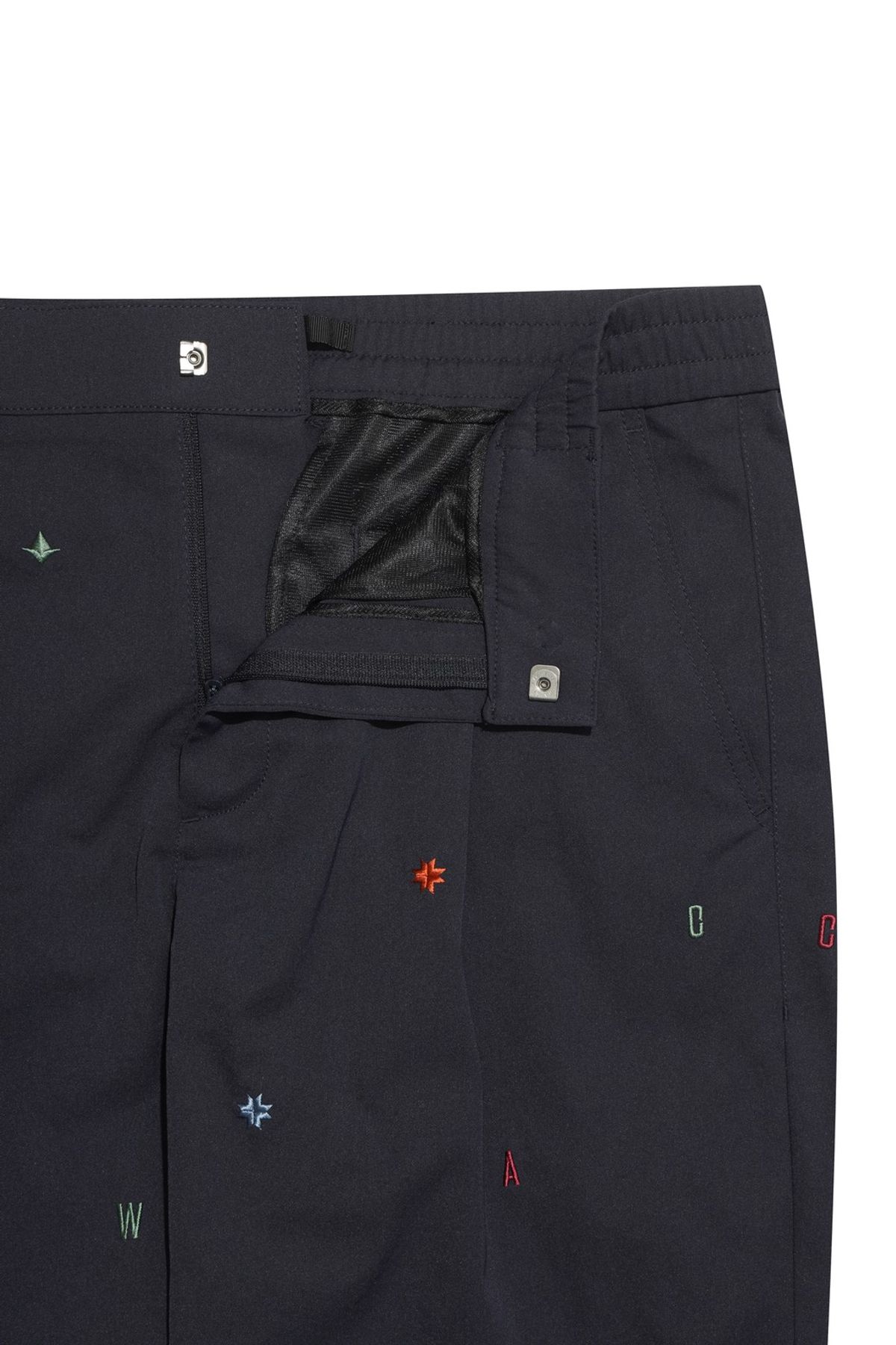 왁(WAAC) Men Embroidery Pants WMPNA25605NYD