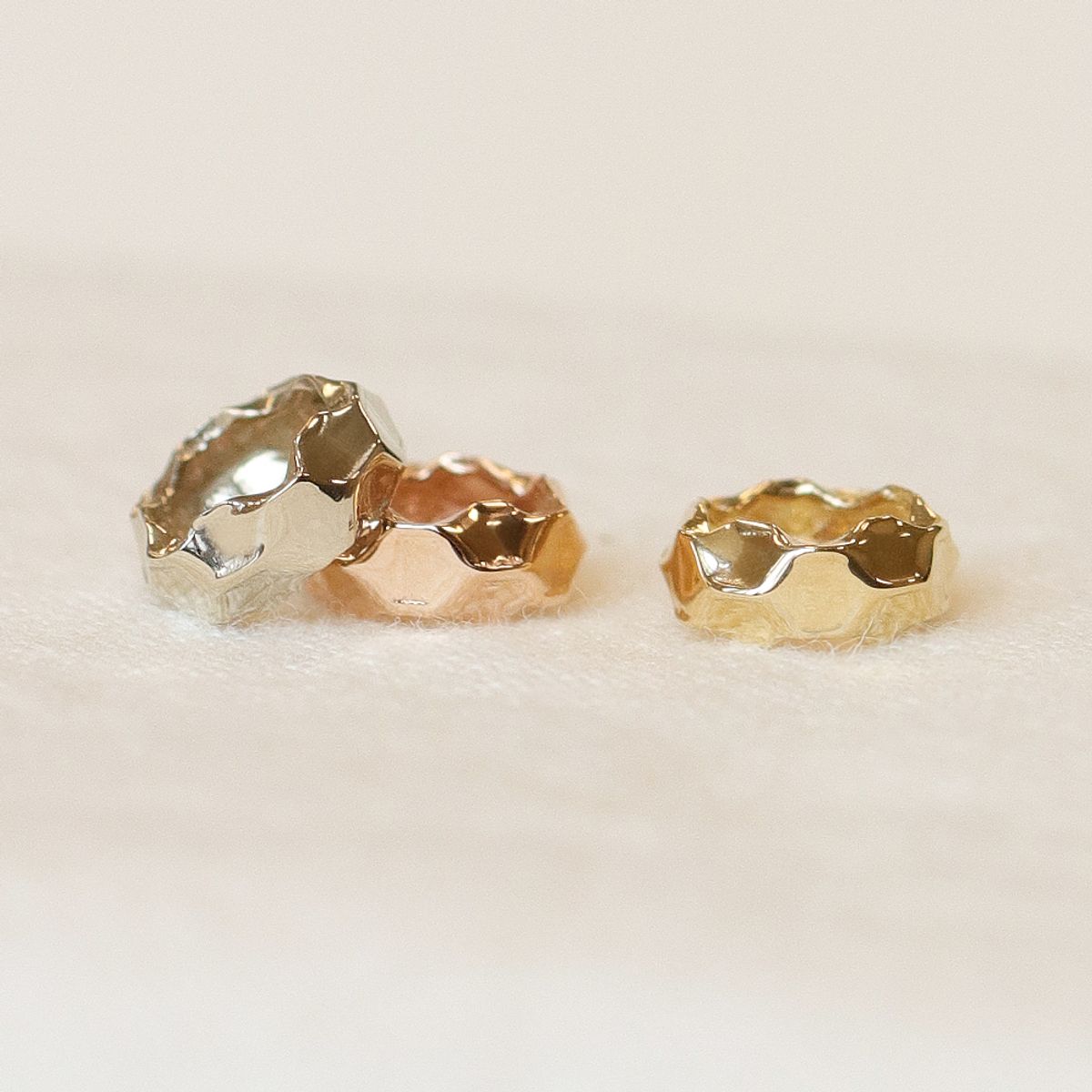 러비앤비(LOVEENB) [14K gold]  레아 텍스처 참 펜던트