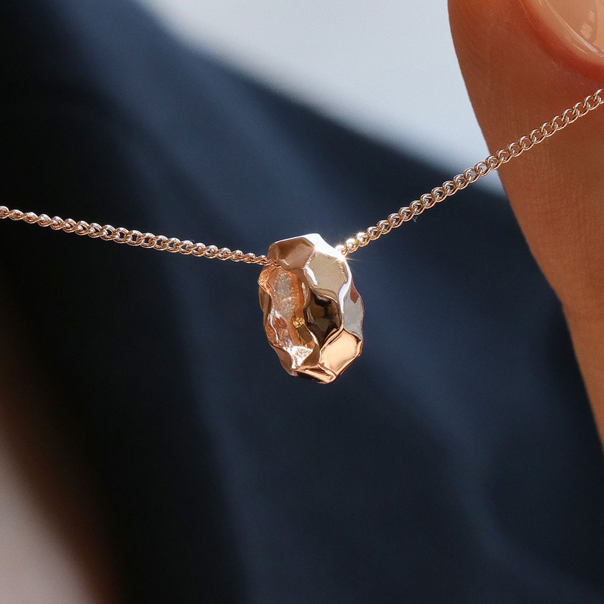 러비앤비(LOVEENB) [14K gold]  레아 텍스처 참 펜던트