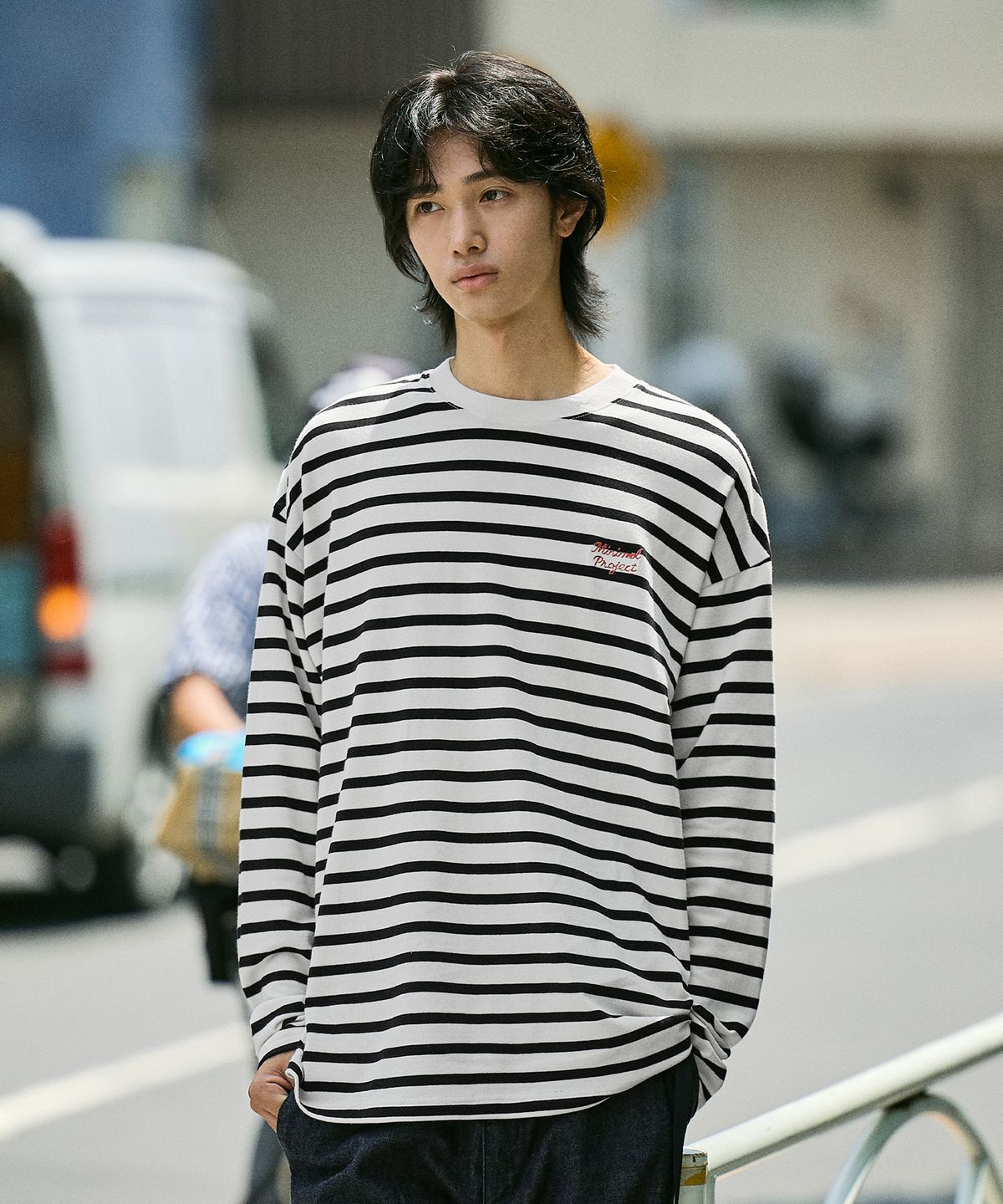 미니멀프로젝트(MINIMALPROJECT) 드로잉 오버 스트라이프 롱 슬리브 MLT118  [WHITE]