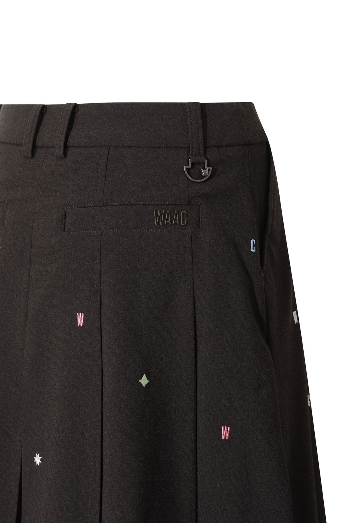왁(WAAC) Women Burmuda half pants WWPNA25605BRX