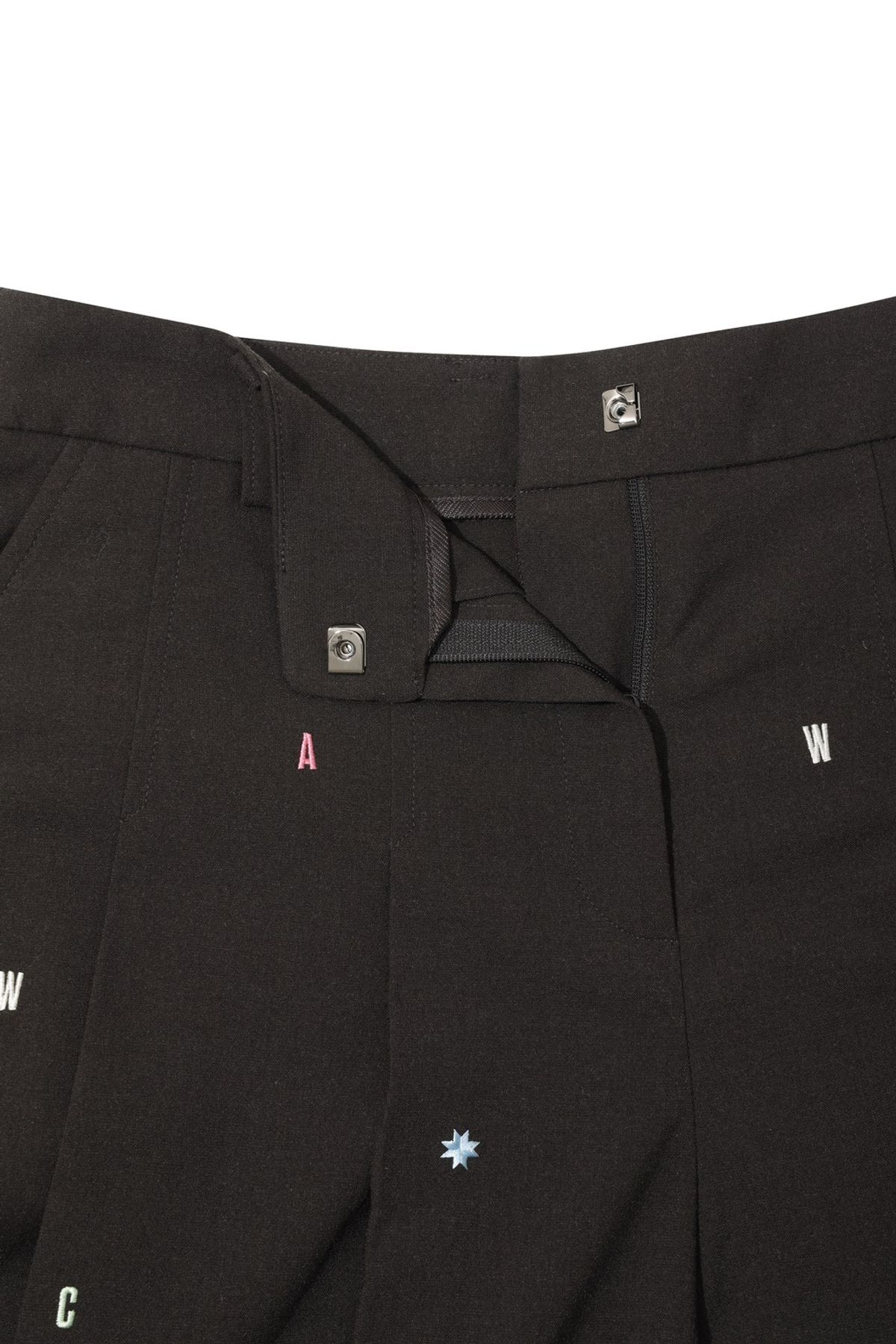 왁(WAAC) Women Burmuda half pants WWPNA25605BRX