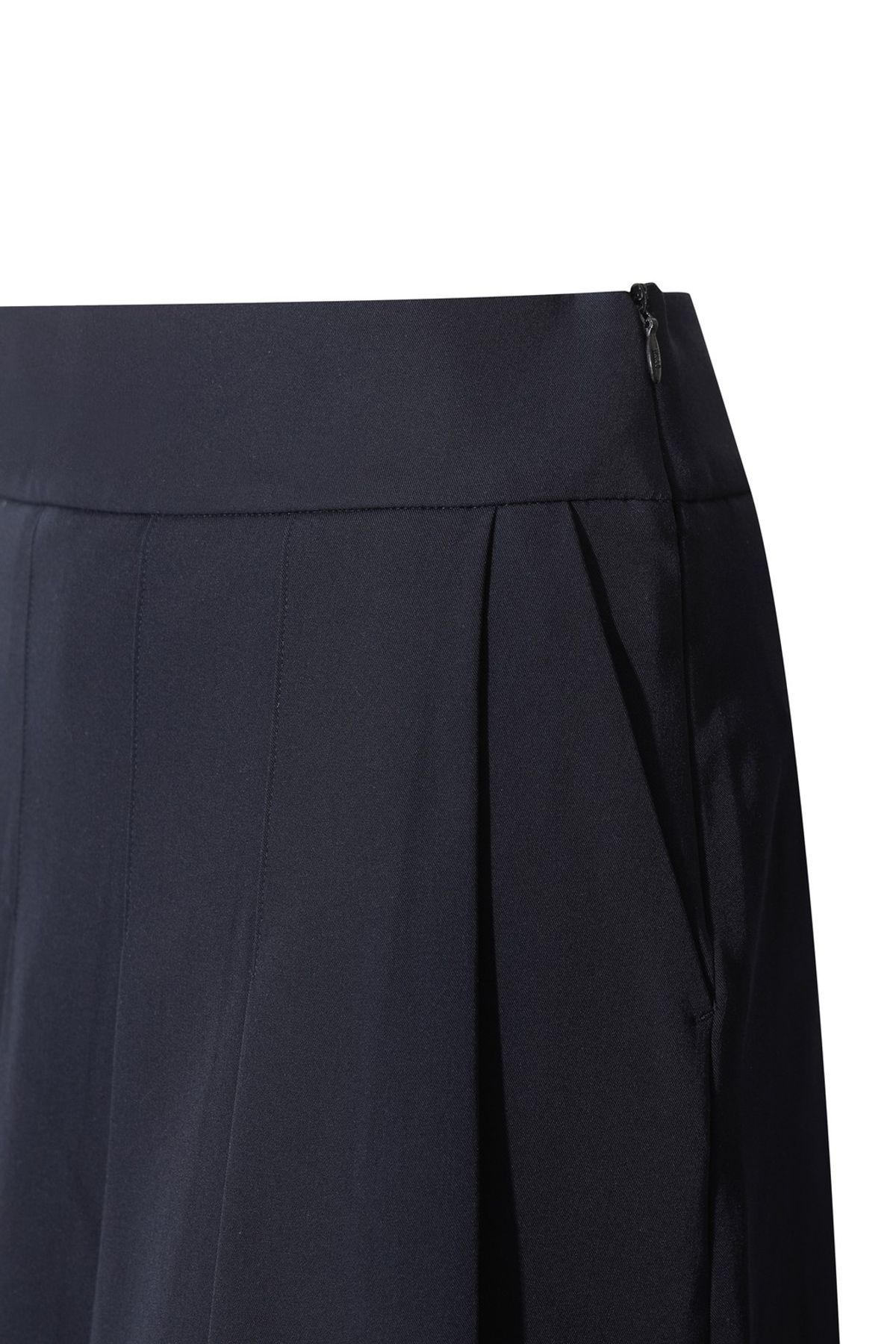 왁(WAAC) [JONES] Women’s Pleated Shorts WWPNA25670NYD