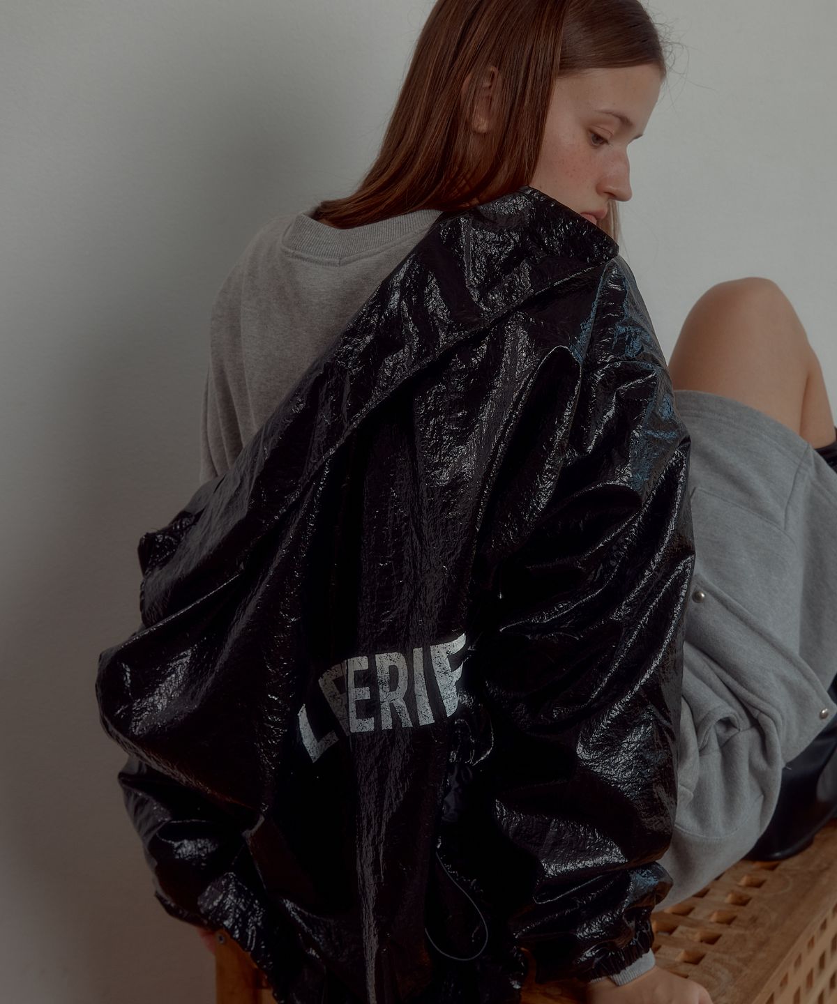 레터리(LETERIE) LETERIE GLOSSY JACKET_BLACK