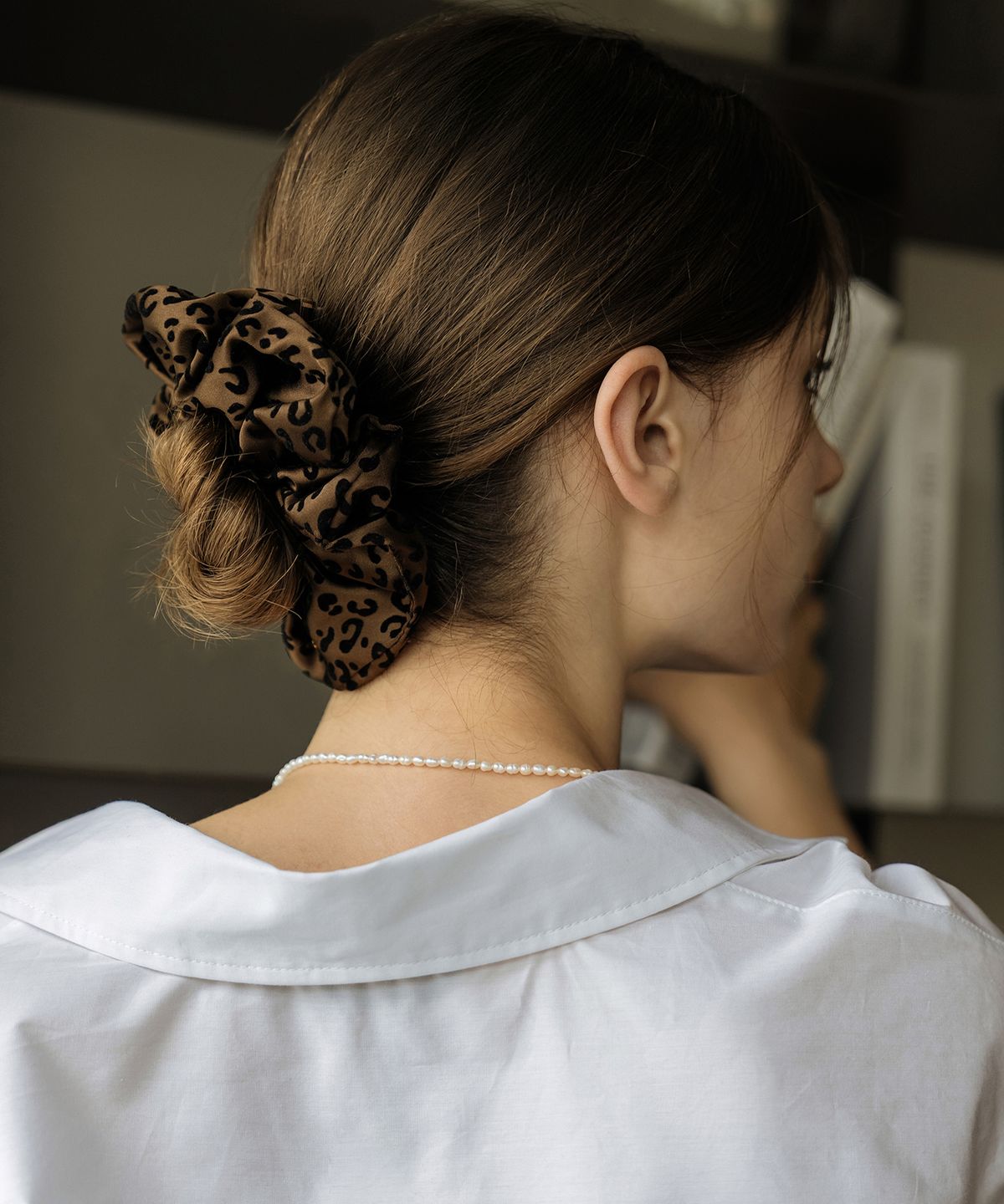 하스(HAS) HON006 Leopard Velvet Textured Scrunchie
