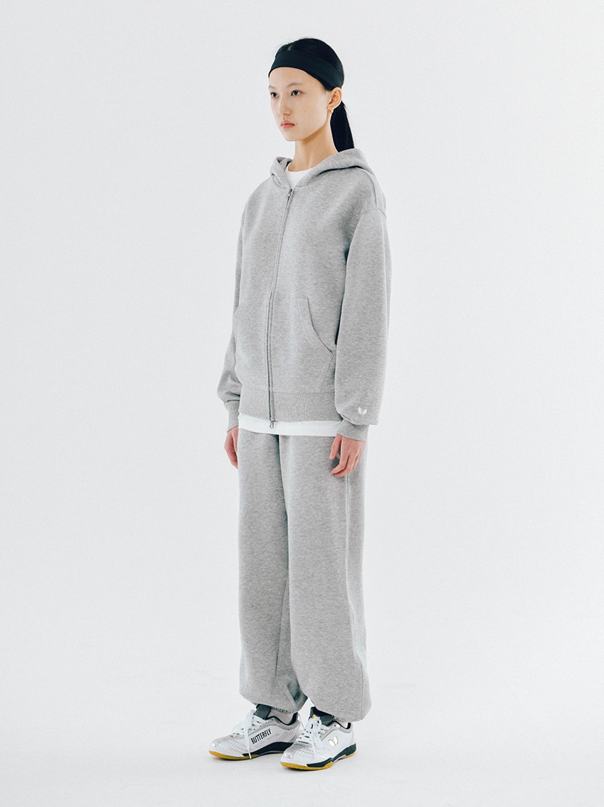버터플라이 스포츠웨어(BUTTERFLY SPORTSWEAR) 오리지널 로고 조거팬츠 그레이