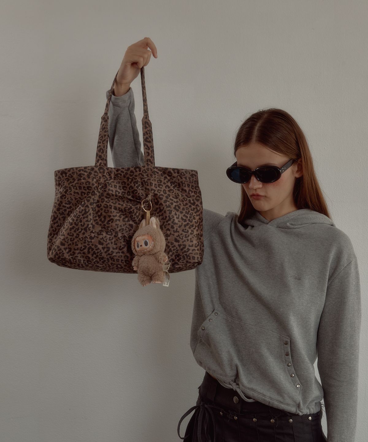 레터리(LETERIE) SUEDE SQUARE LEOPARD SHOULDER BAG_BROWN