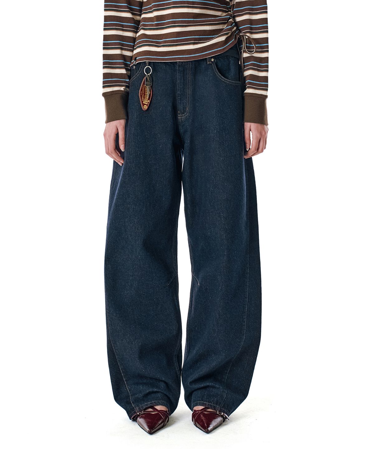 세컨모놀로그(SECONDMONO) [옷미새 미홀 콜라보]Curved Tapered Barrel-Fit Denim Pants [INDIGO]_SEPT072CPINDIGO