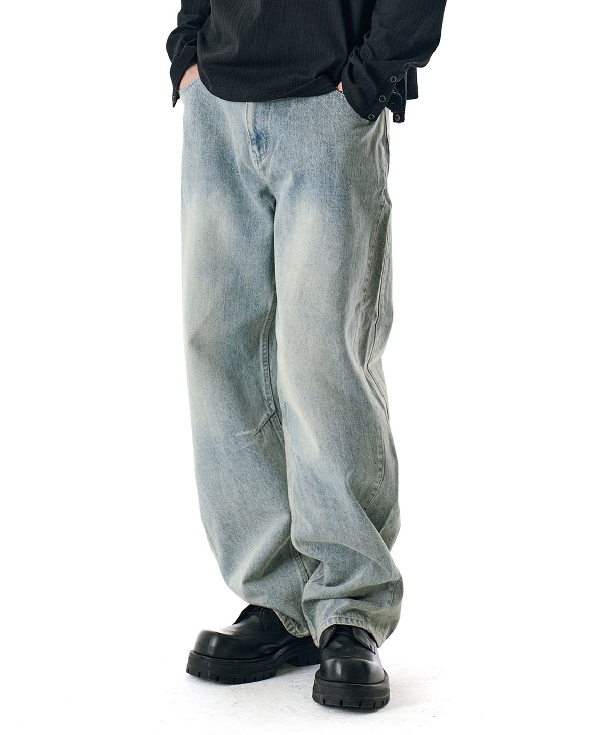 세컨모놀로그(SECONDMONO) [옷미새 미홀 콜라보]Curved Tapered Barrel-Fit Denim Pants [LBLUE]_SEPT072LBLUE