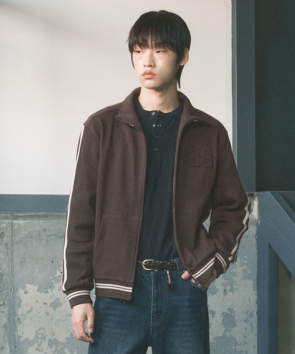 세컨모놀로그(SECONDMONO) 에어플로우 와플 트랙 자켓 [BROWN]_SEJK022BROWN