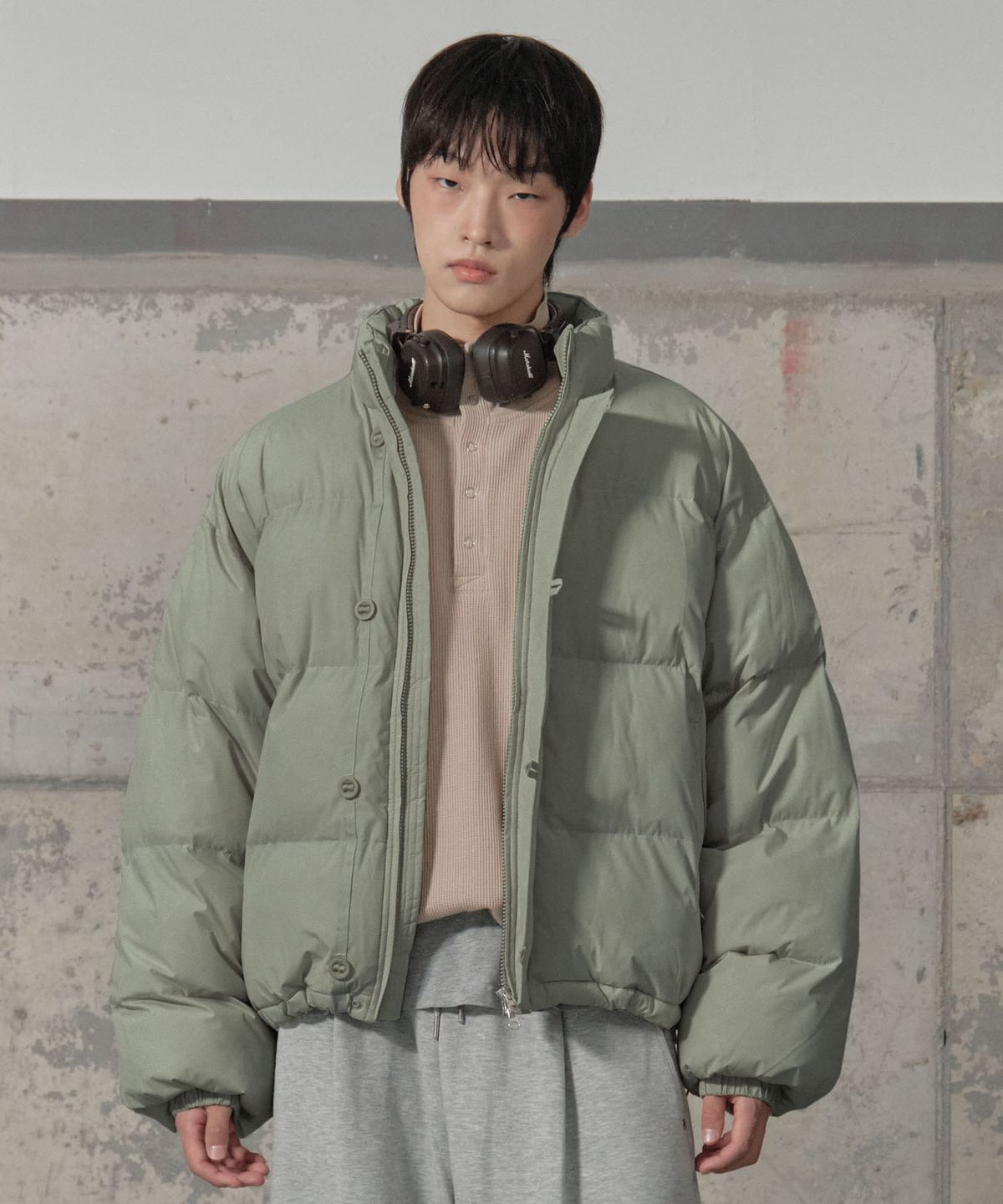 세컨모놀로그(SECONDMONO) 더블 어드저스트 버튼 숏 패딩 점퍼 [OLIVE]_SEJP005OLIVE