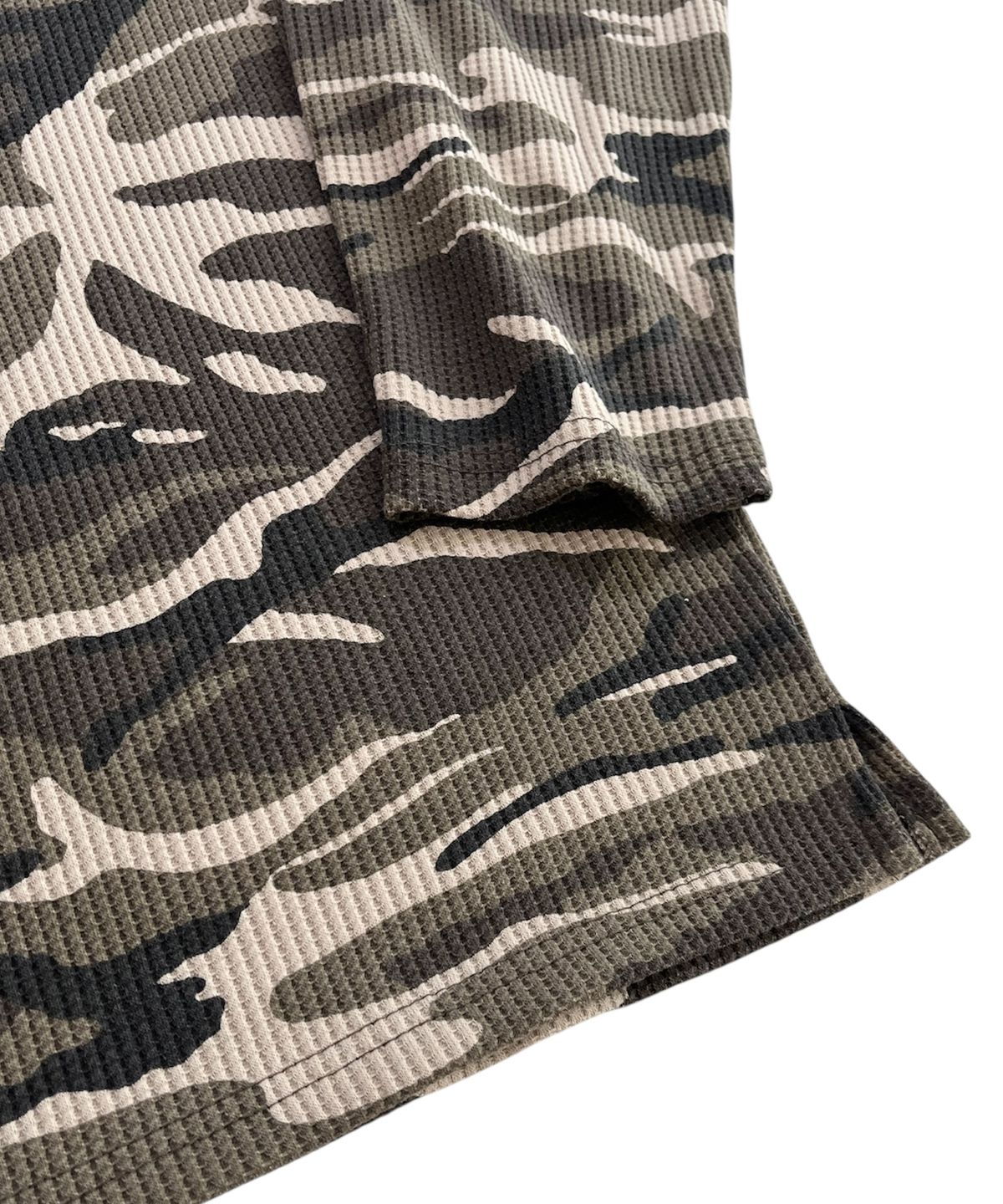 스케이터락(SK8ER ROCK) Double Cross Camouflage Henley Neck T-shirt ((Beige))