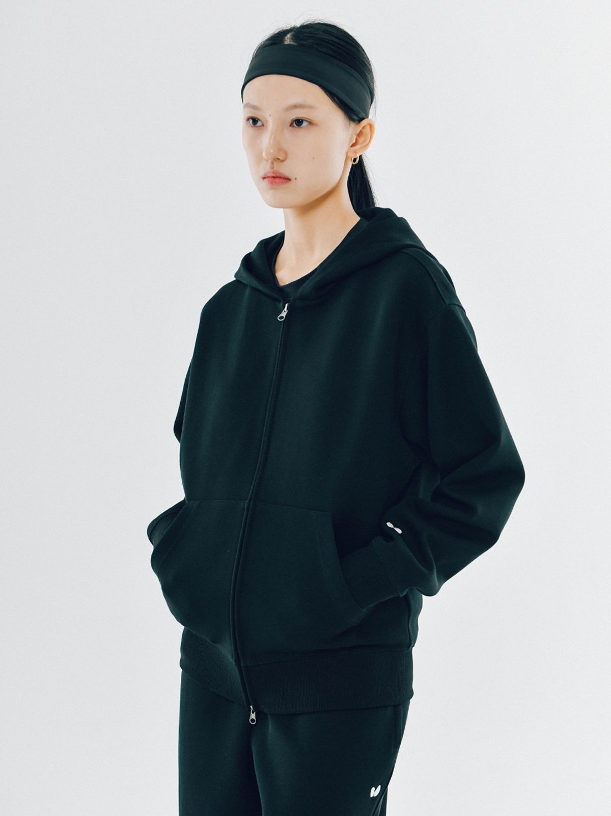 버터플라이 스포츠웨어(BUTTERFLY SPORTSWEAR) 오리지널 자수 로고 2WAY 후드집업 블랙