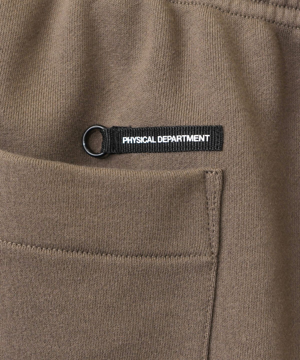 피지컬 디파트먼트(PHYSICAL DEPARTMENT) P-Dept 오리지널 로고 필드 스웻팬츠 브라운