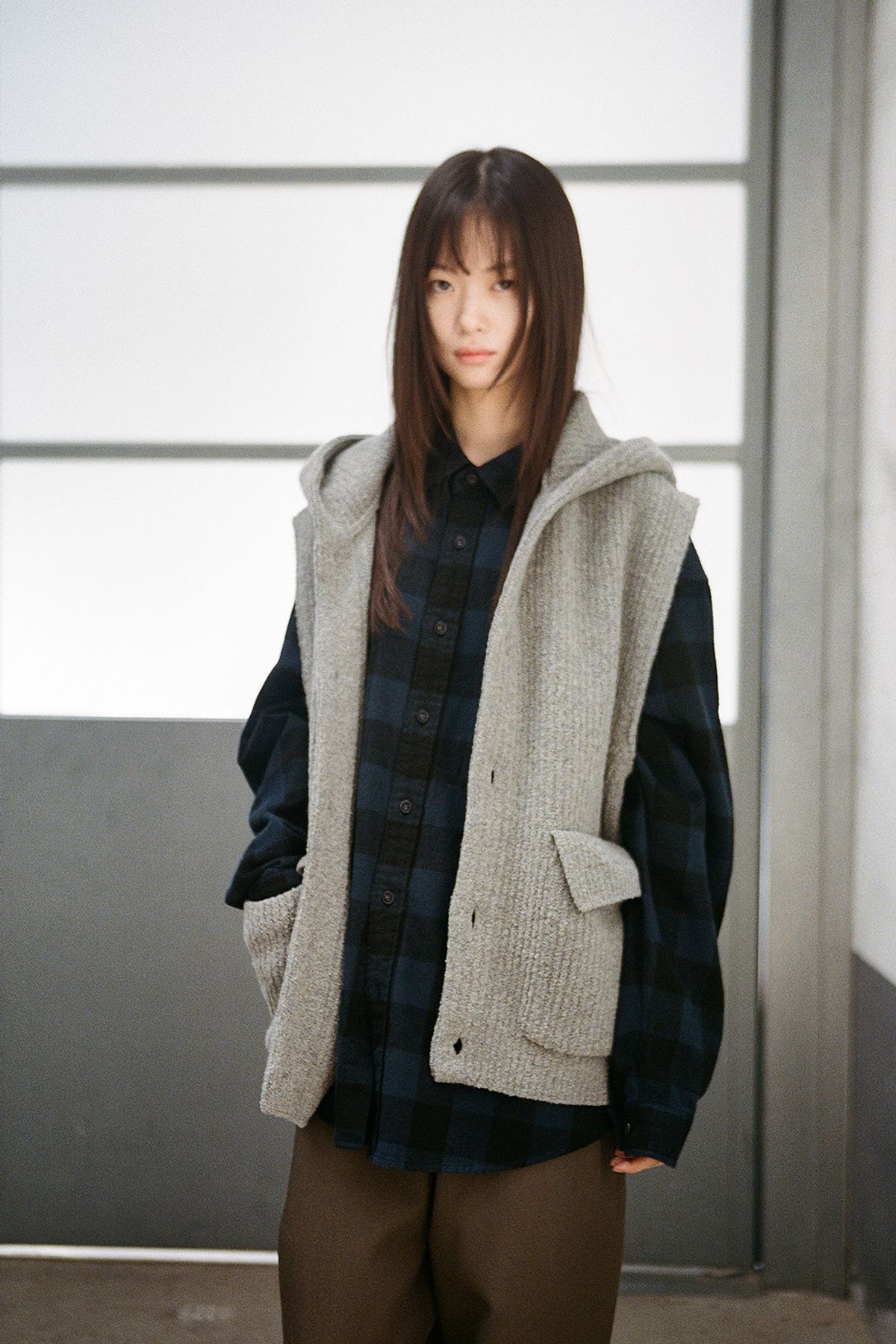 홀리선(HORLISUN) Acorn Boucle Hood Knit Cardigan Vest Multi Gray