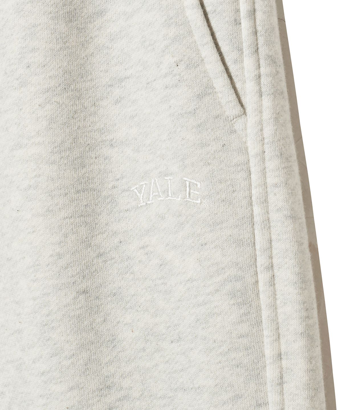 예일(YALE) 스몰아치 원 턱 스웨트 팬츠_오트밀