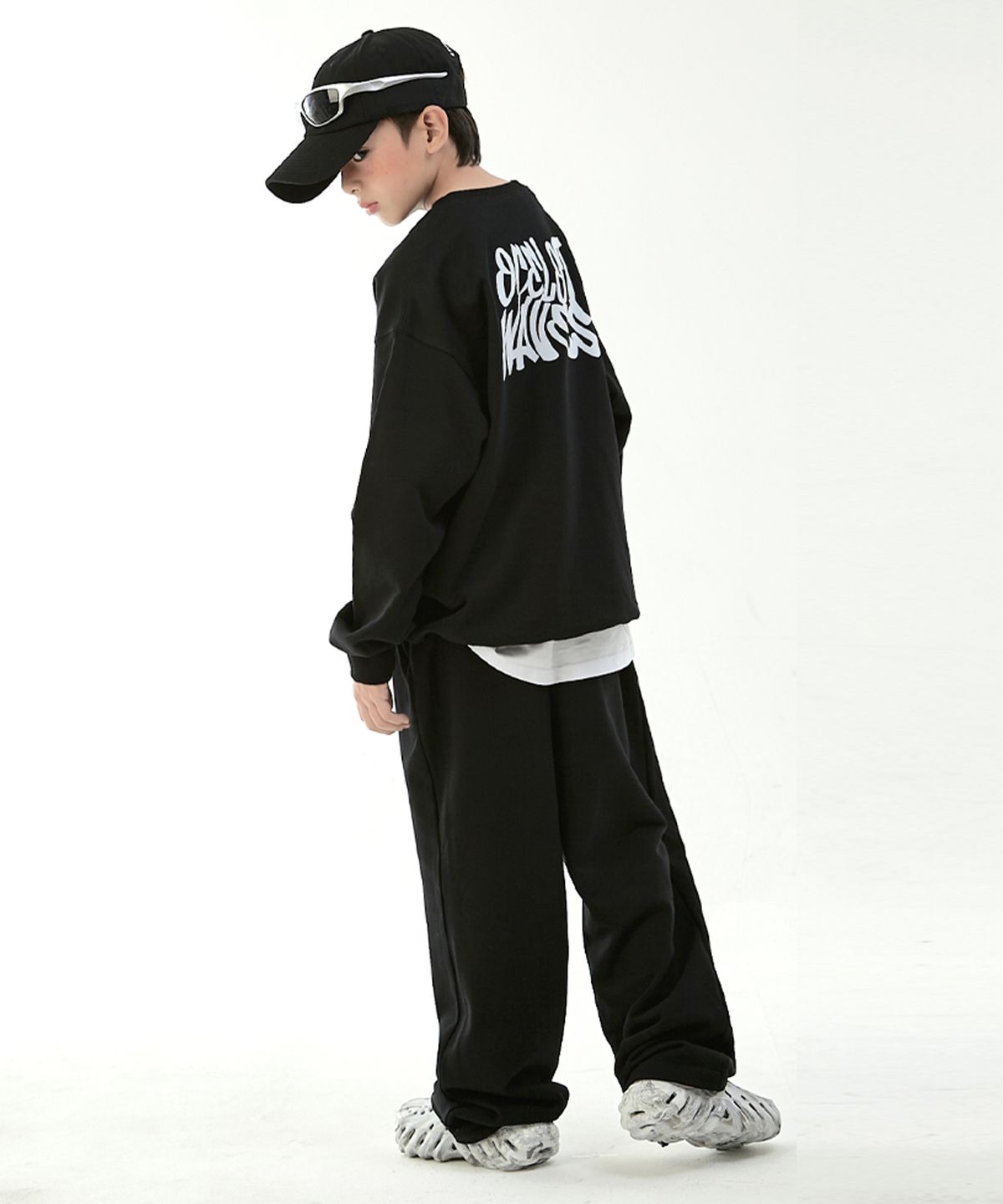 오실롯 주니어(OCELOT JUNIOR) [SET] 웨이브 맨투맨 + 일자스웻 (블랙)