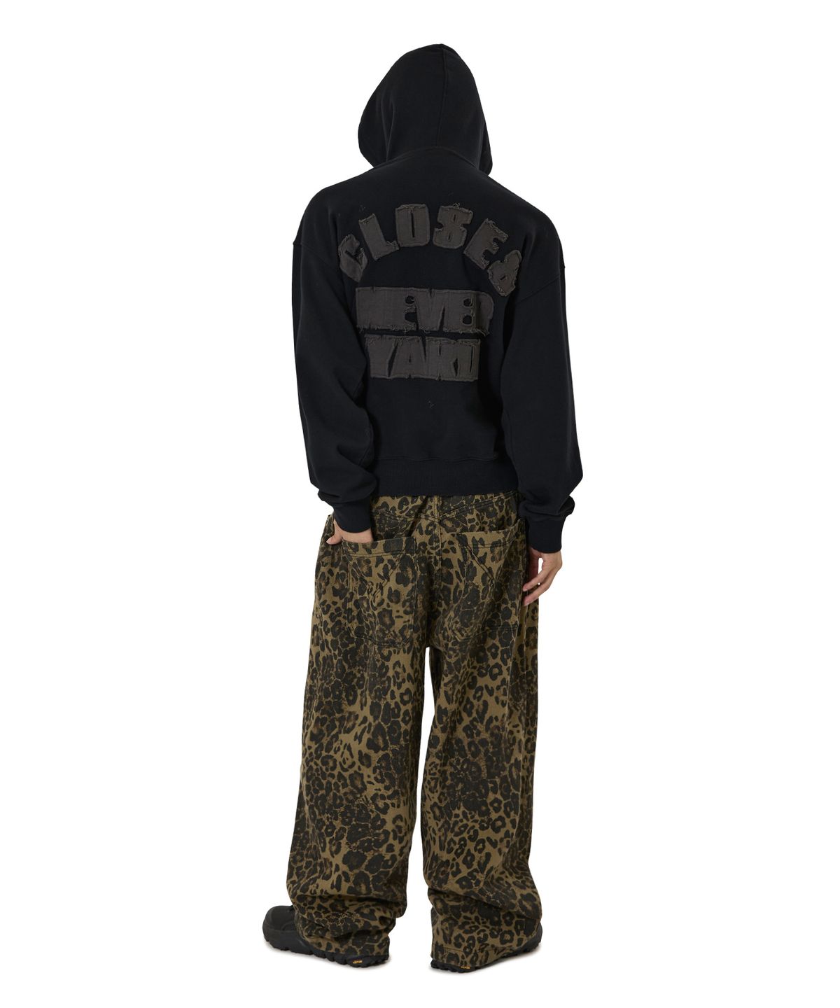 오픈야드(오와이)(OPENYARD(OY)) CUTOUT PATCH HOODIE - BLACK