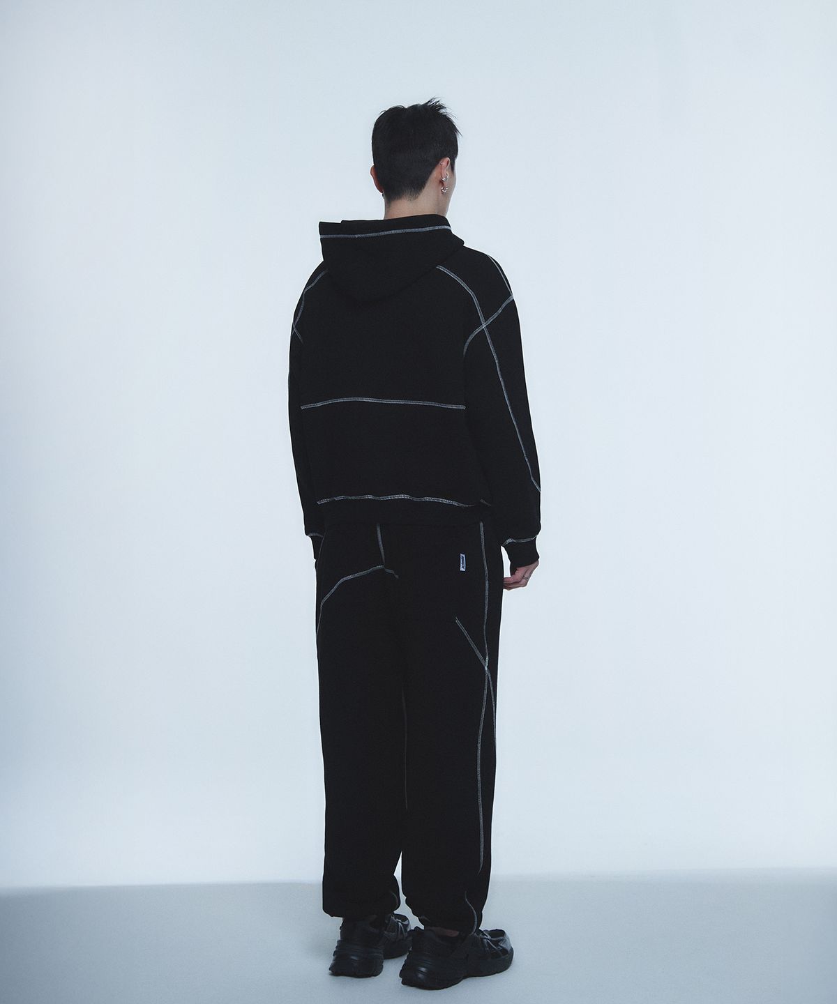 현피트(HYUNFIT) COVERSTITCH LINE HOODIE-[BLACK]