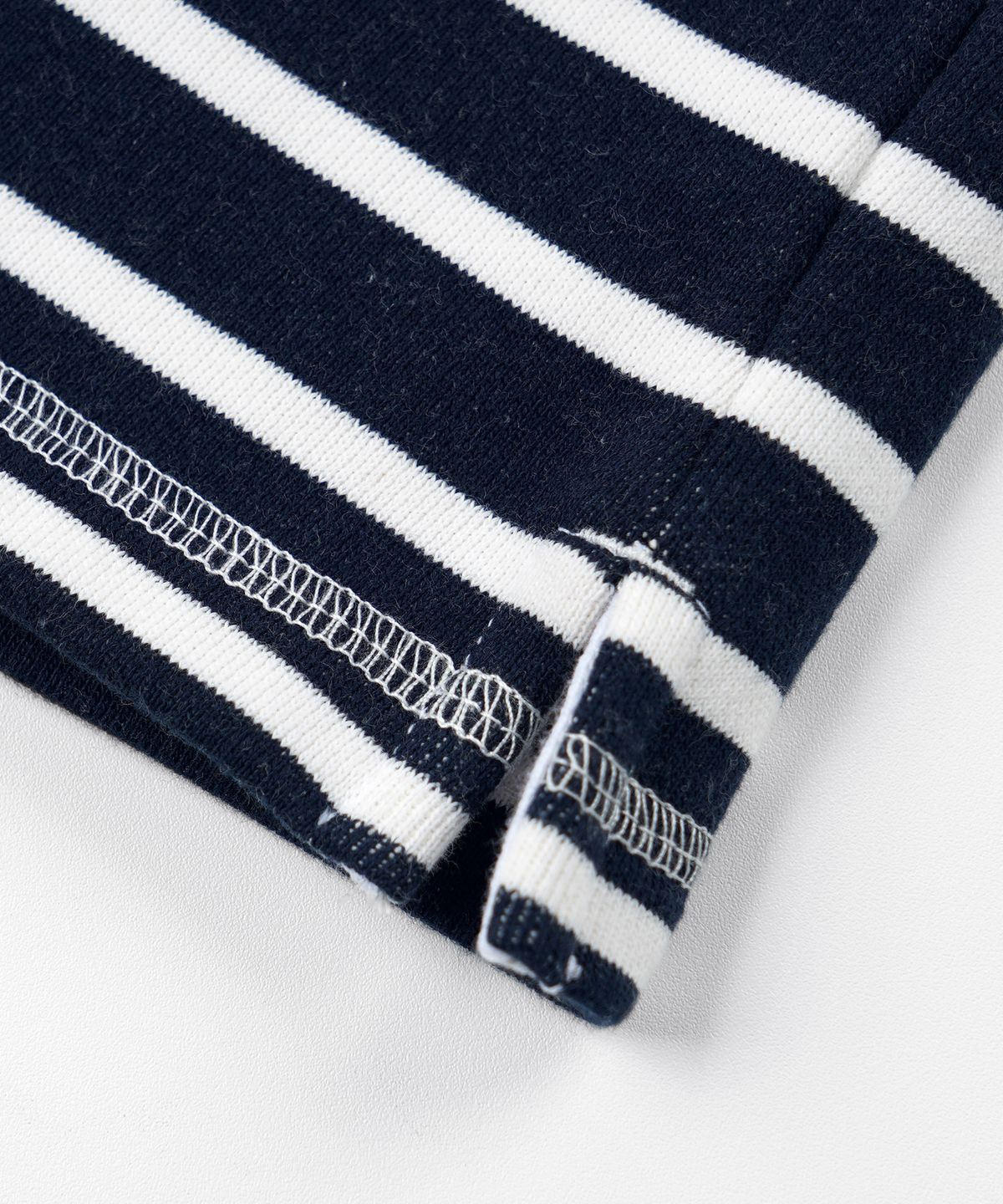 프리즘웍스(FRIZMWORKS) LOOP PATCH STRIPE TEE _ NAVY