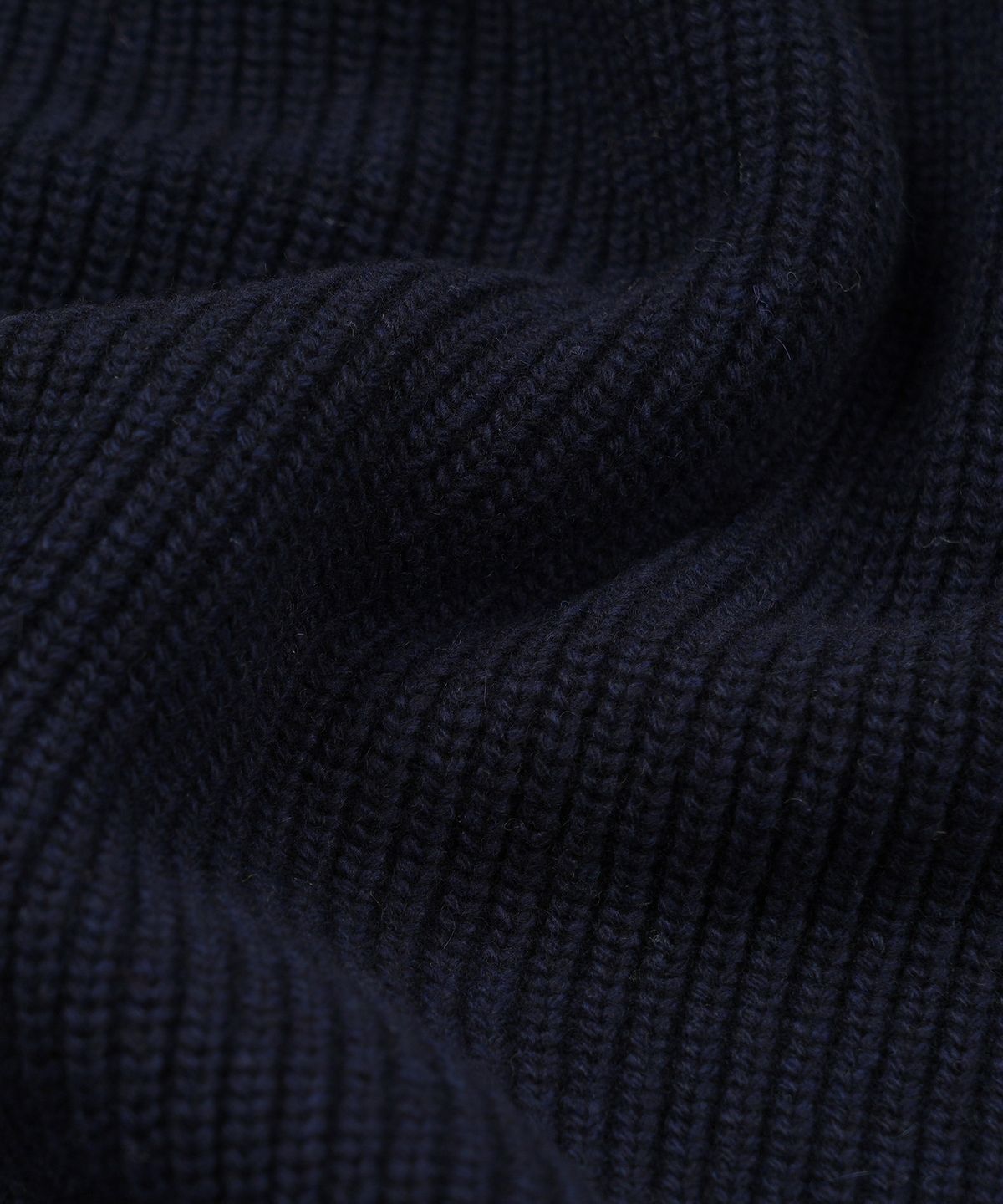 프리즘웍스(FRIZMWORKS) CONTRAST COLLAR HALF ZIP KNIT _ NAVY