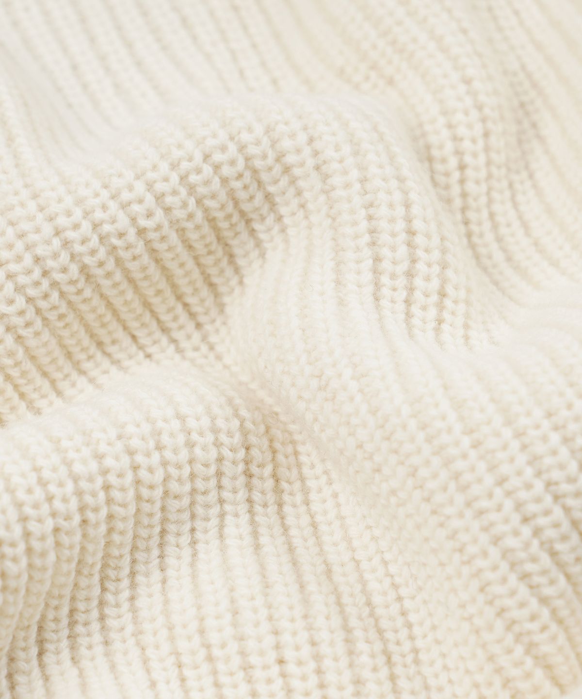 프리즘웍스(FRIZMWORKS) CONTRAST COLLAR HALF ZIP KNIT _ CREAM