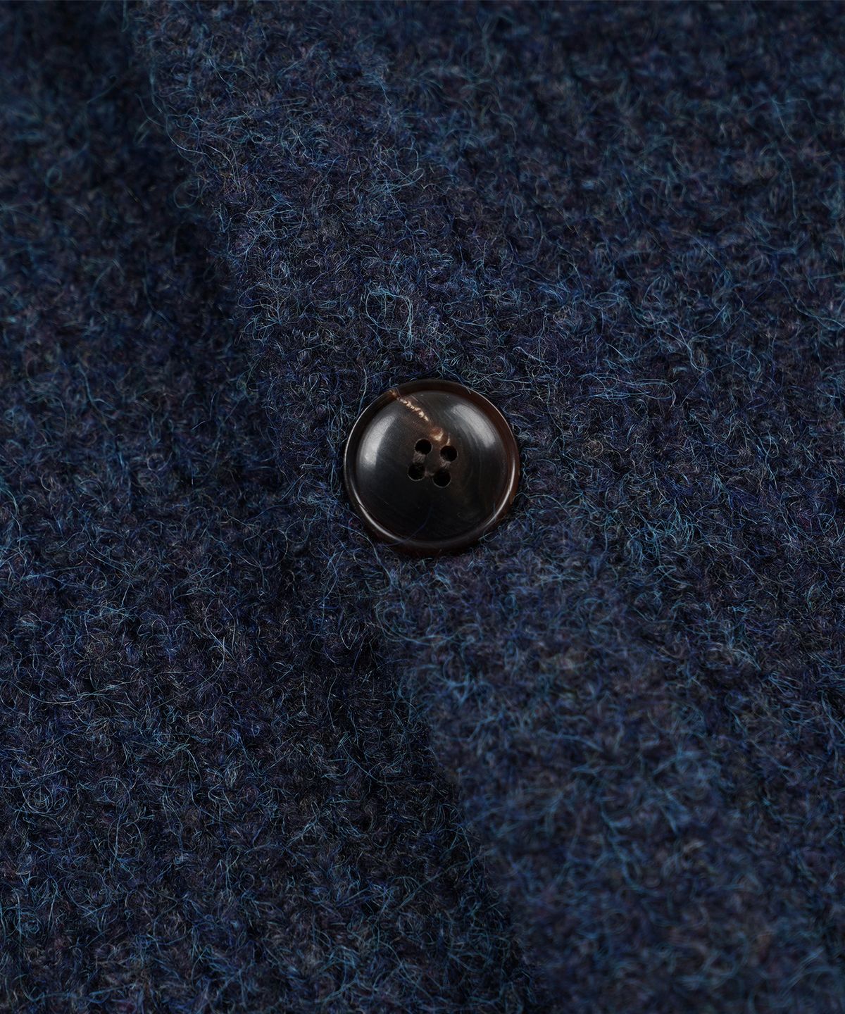 프리즘웍스(FRIZMWORKS) BRUSHED WOOL ROUND CARDIGAN _ INDIGO