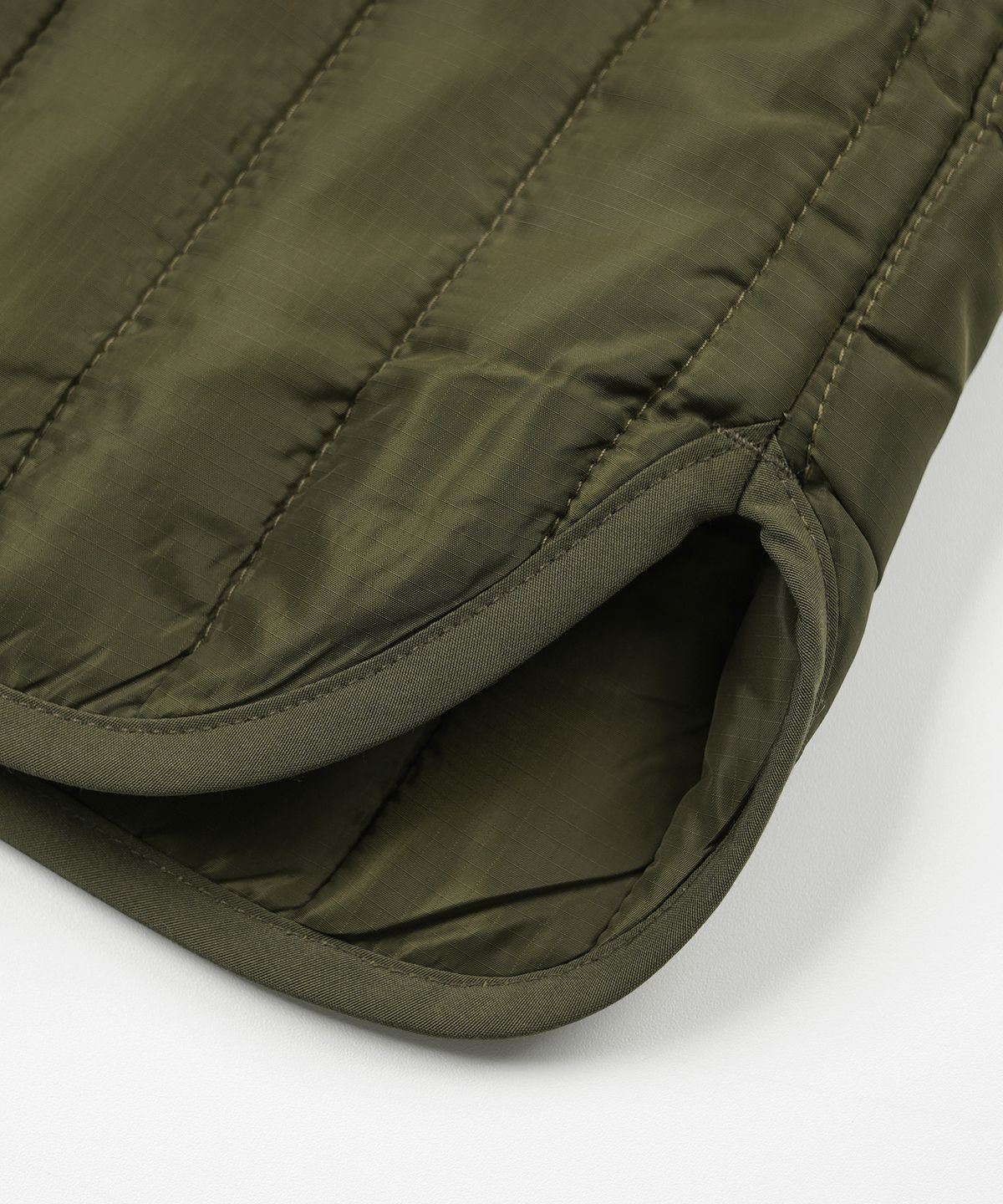 프리즘웍스(FRIZMWORKS) STRIPE QUILTED MIL LINER VEST _ OLIVE