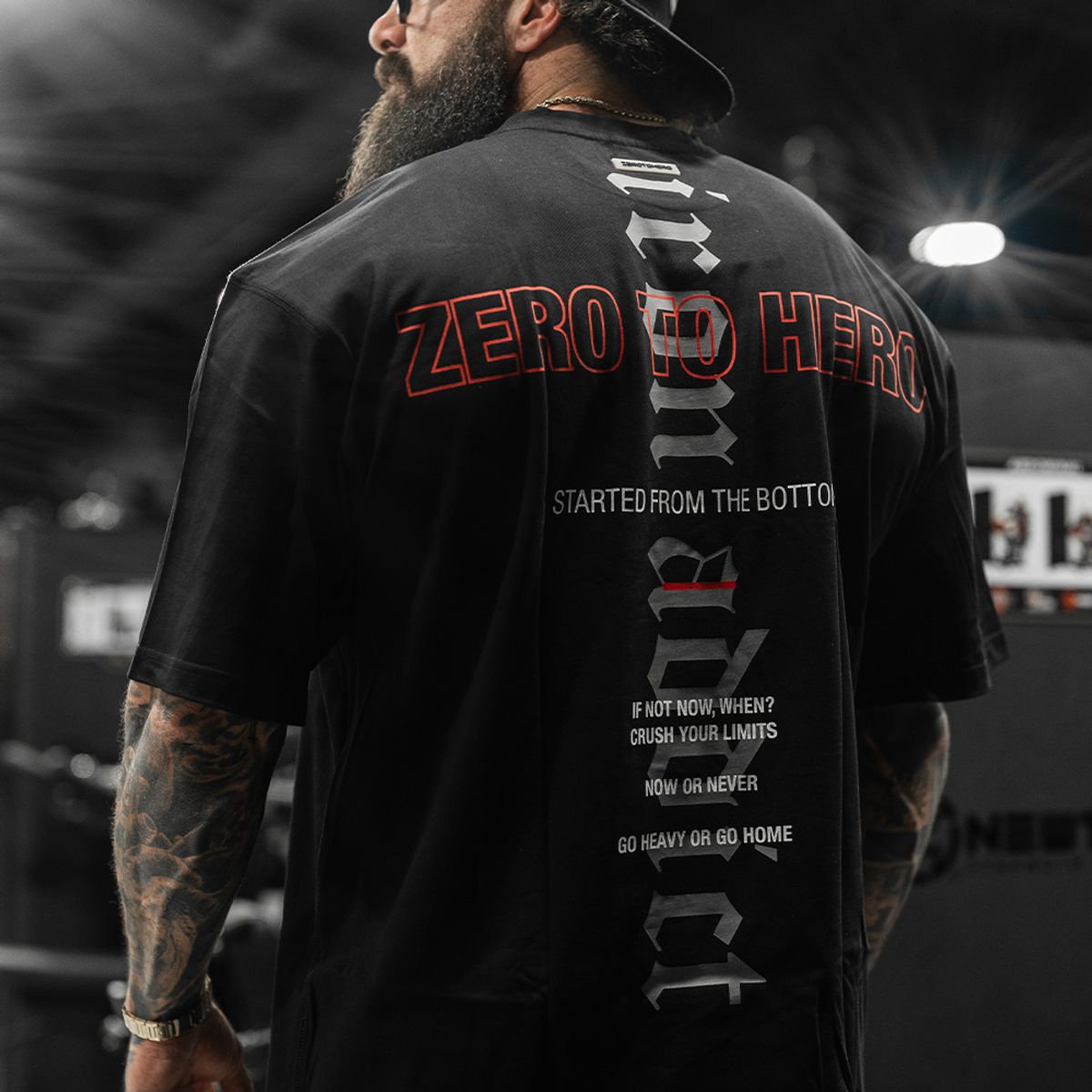 제로투히어로(ZEROTOHERO) IRON ADDICT 오버핏 반팔 티셔츠 [ 2 Colors ]