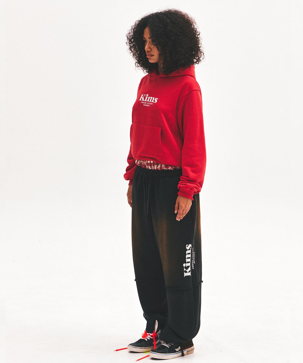 킴스 프레시 코튼 마켓(KIMS FRESH COTTON MARKET) (Unisex) Kims Bam Logo Hoodie Red