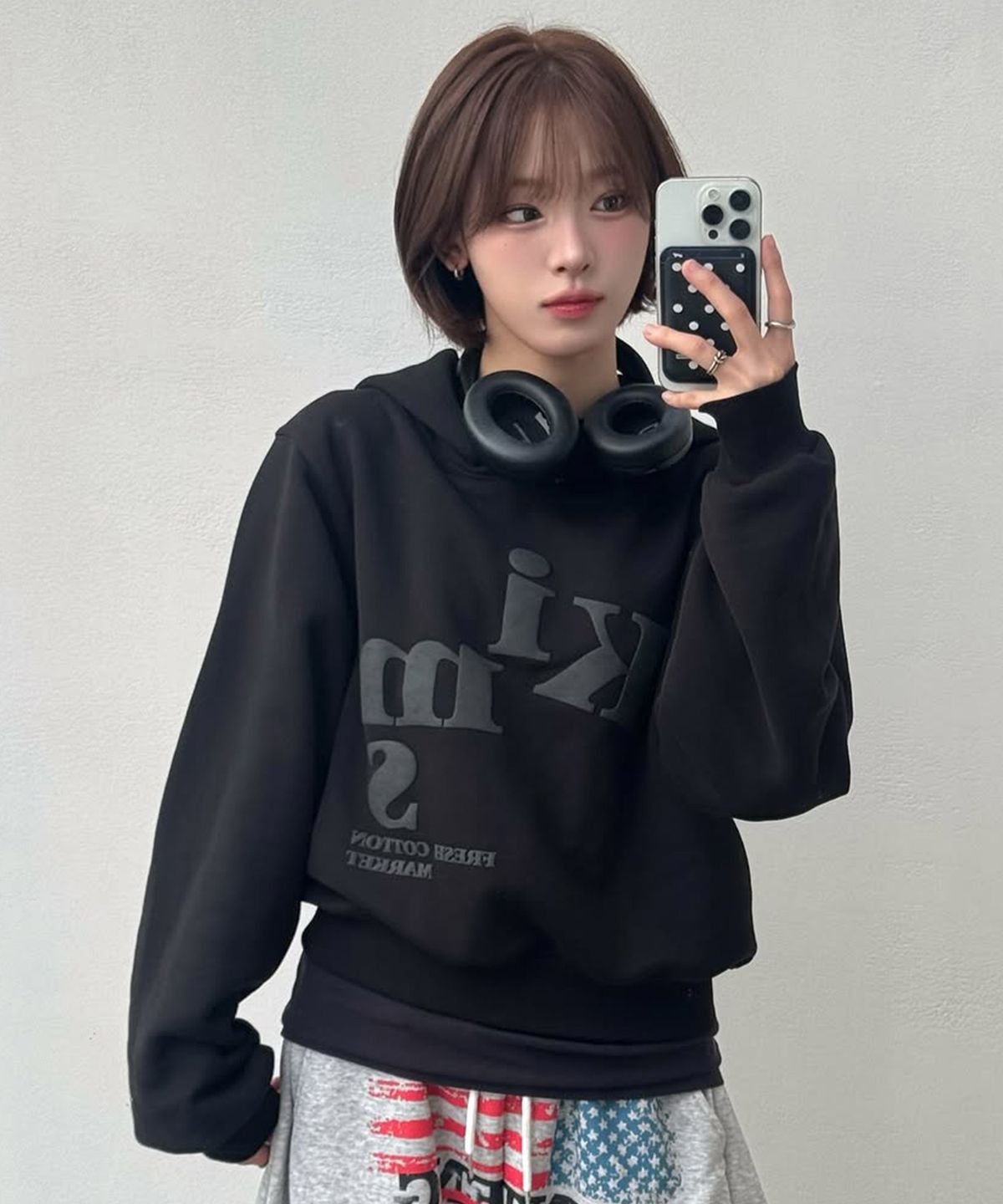 킴스 프레시 코튼 마켓(KIMS FRESH COTTON MARKET) (Unisex) Messy Alpha Logo Hoodie Black
