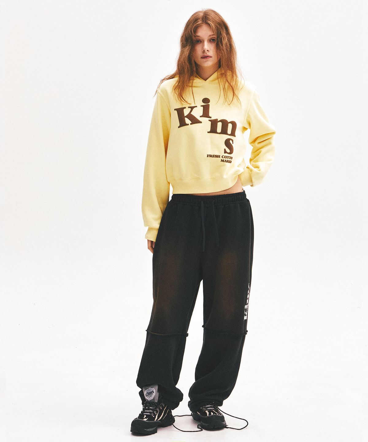 킴스 프레시 코튼 마켓(KIMS FRESH COTTON MARKET) (Unisex) Messy Alpha Logo Hoodie Yellow