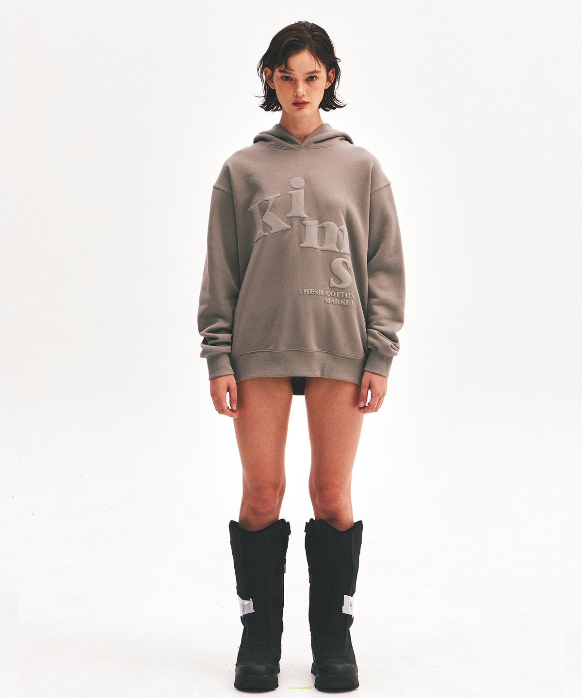 킴스 프레시 코튼 마켓(KIMS FRESH COTTON MARKET) (Unisex) Messy Alpha Logo Hoodie Khaki