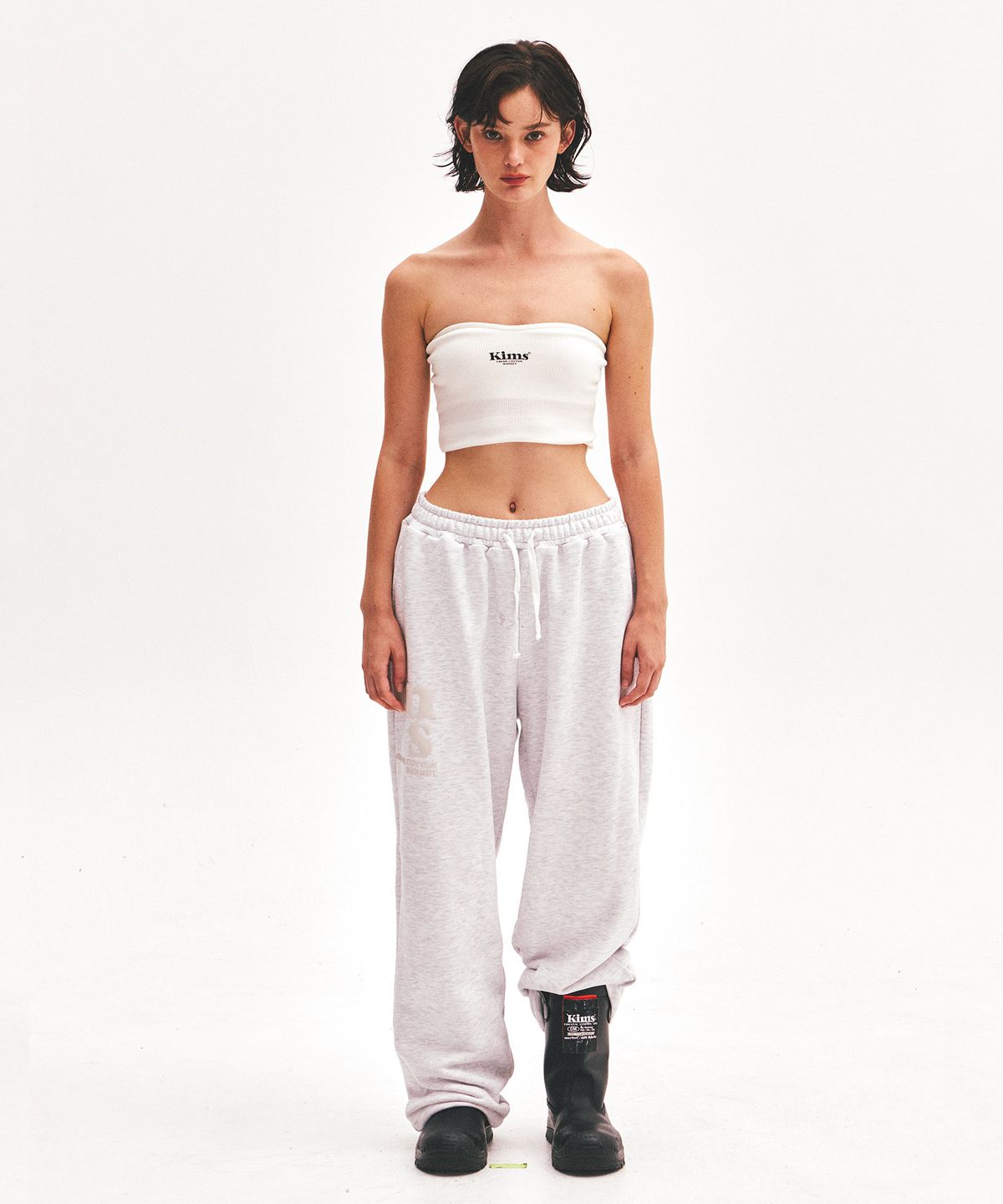 킴스 프레시 코튼 마켓(KIMS FRESH COTTON MARKET) Messy Alpha Logo Sweatpants Grey