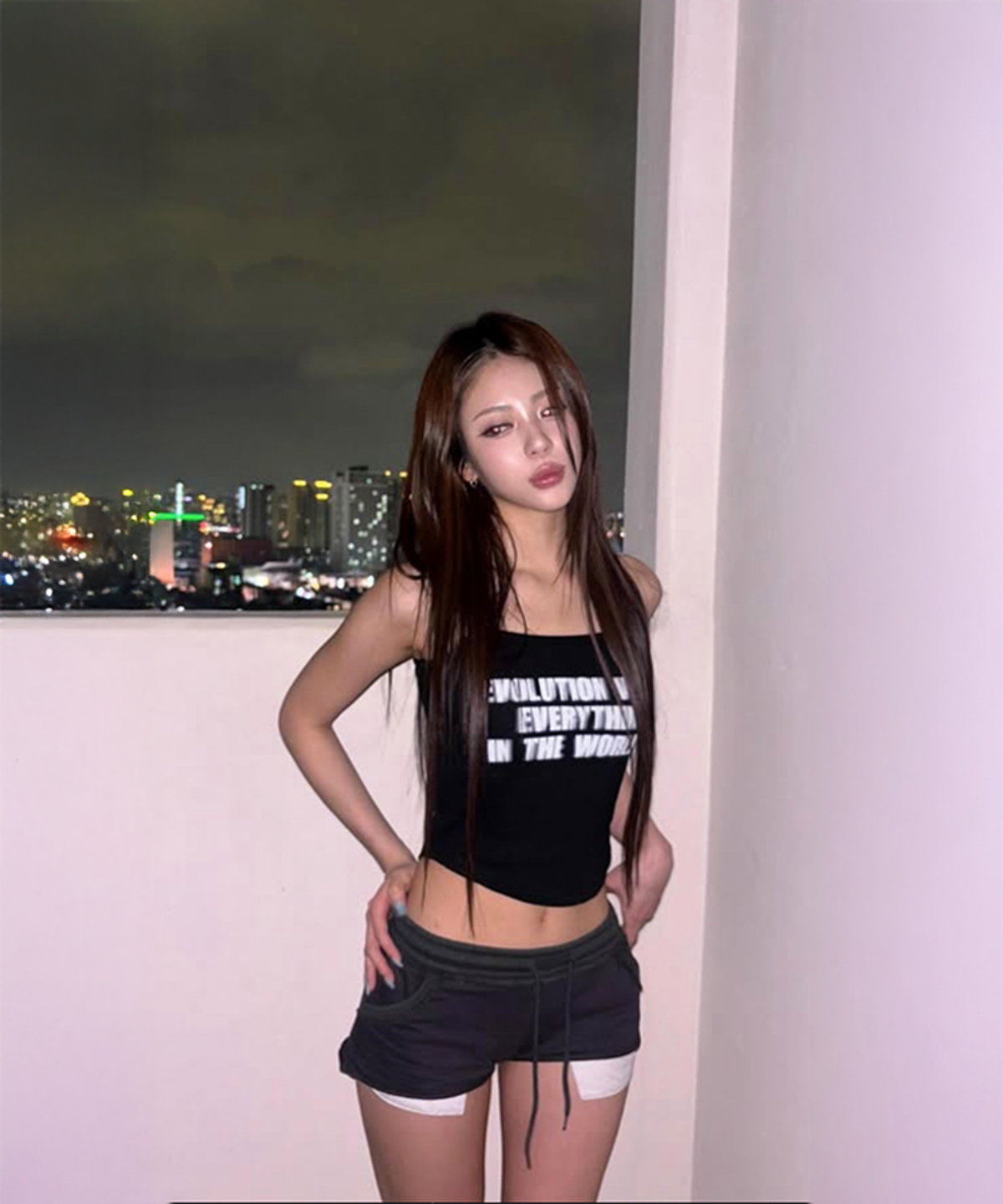 이브인더월드(EVEINTHEWORLD) (W) HAZY STRAP TANK TOP BLACK
