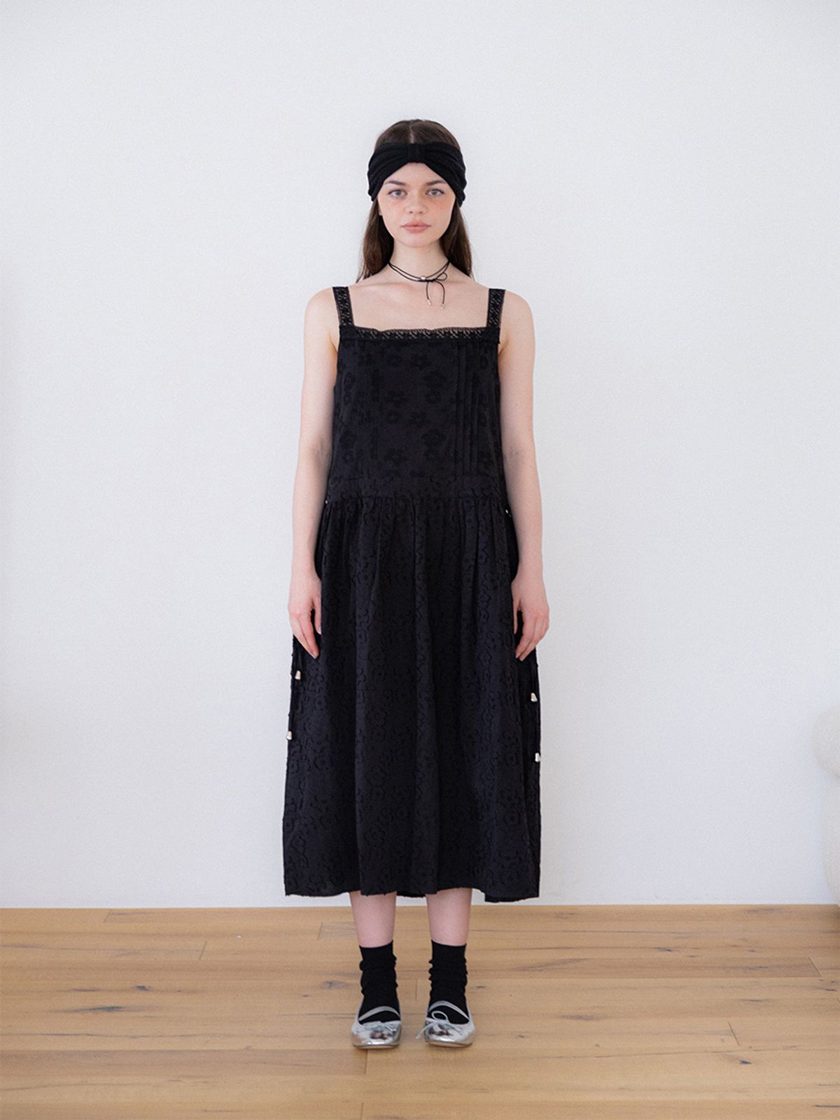 소르디(SORDI) Flower Jacquard Dress_black