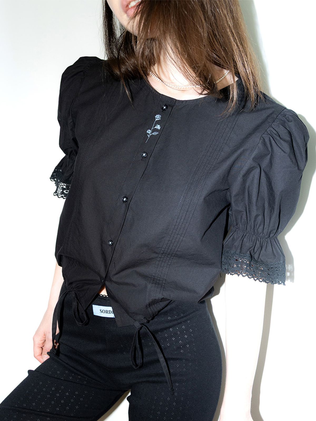 소르디(SORDI) Flower Blouse_black