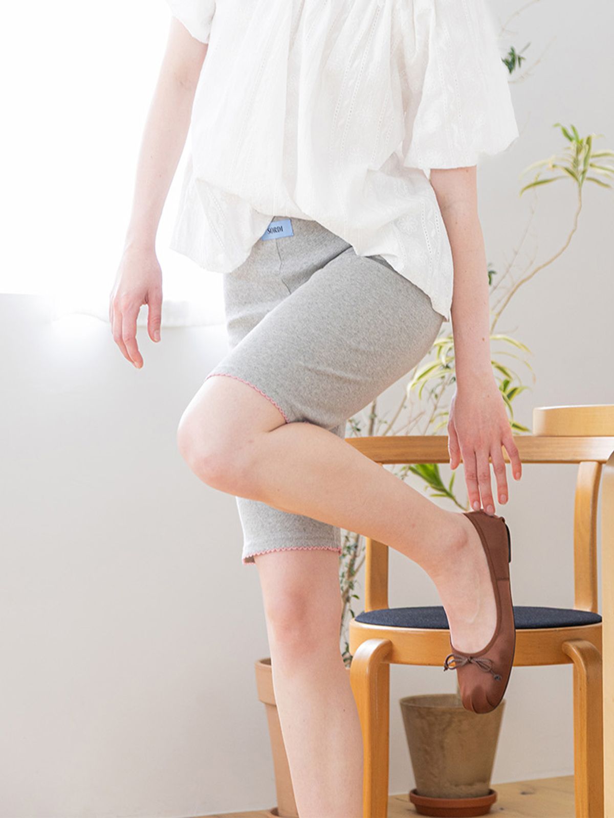 소르디(SORDI) Punching Capri Pants_grey