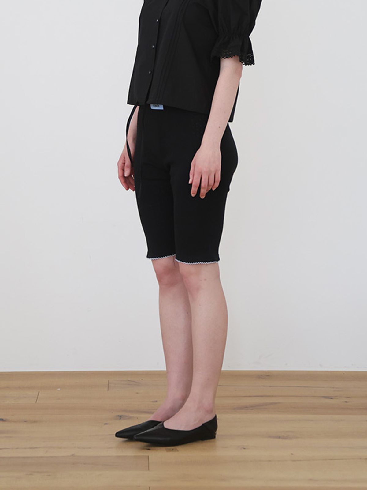 소르디(SORDI) Punching Capri Pants_black