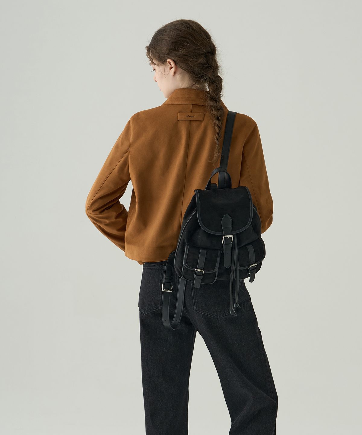 드로우핏 우먼(DRAWFIT WOMEN) 티노 보우 스웨이드 숏 자켓 [CAMEL]