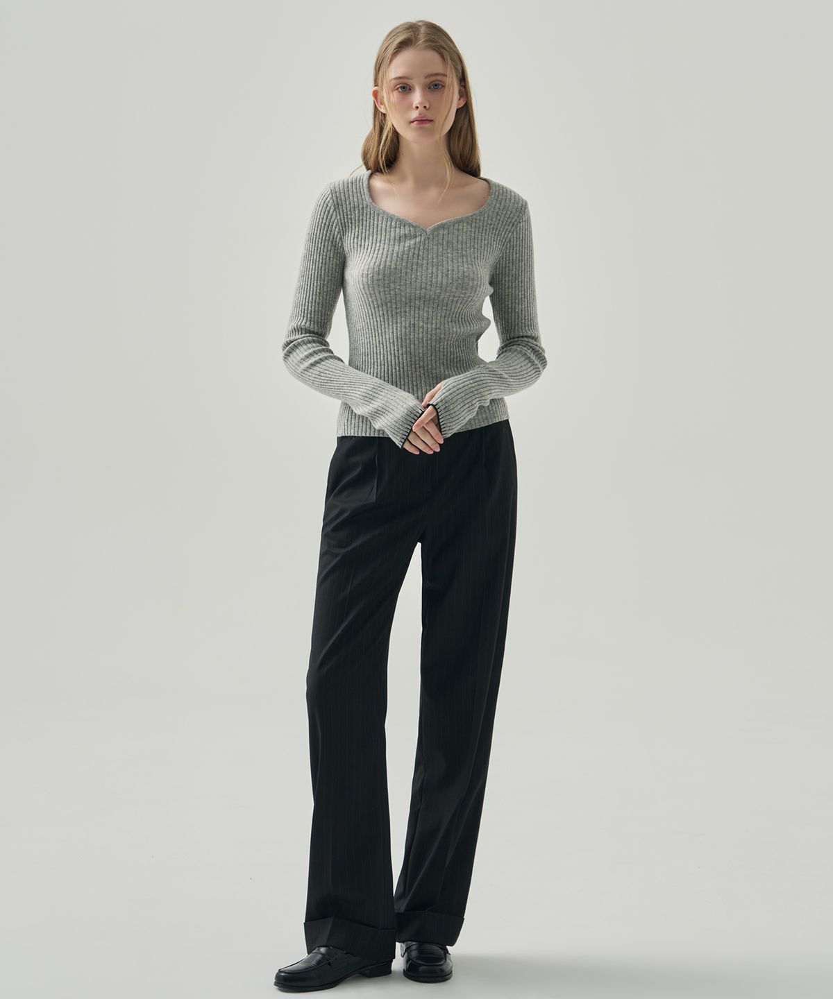드로우핏 우먼(DRAWFIT WOMEN) 하트 넥 골지 슬림 니트 탑 [BROWN]