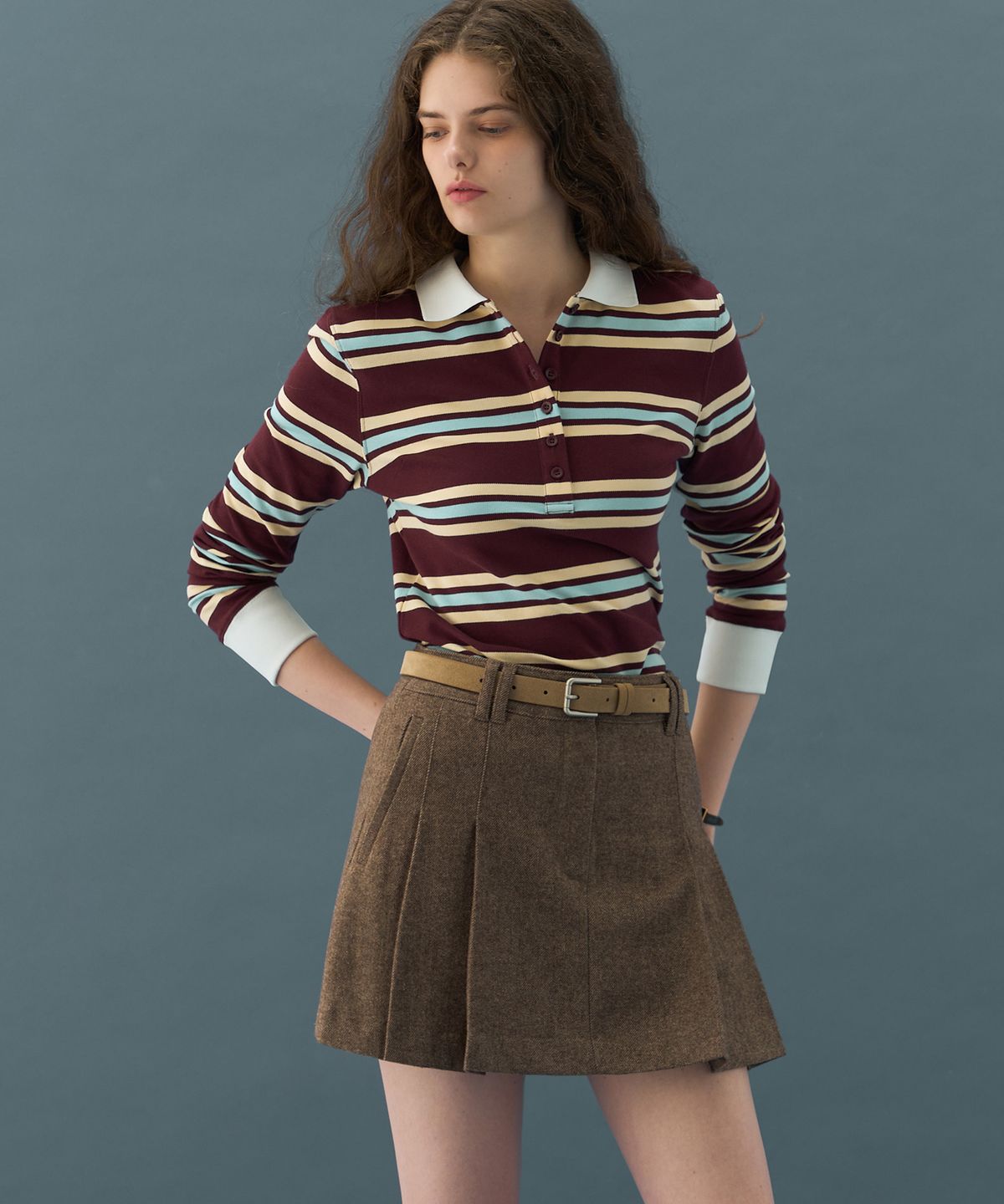 드로우핏 우먼(DRAWFIT WOMEN) 멀티 스트라이프 슬림 카라 피케 티셔츠 [GREY]