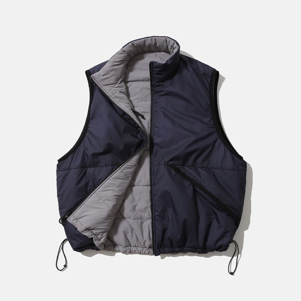 모이프(MOIF) [AW25] REVERSIBLE PUFF VEST / CLOUD GRAY/NAVY