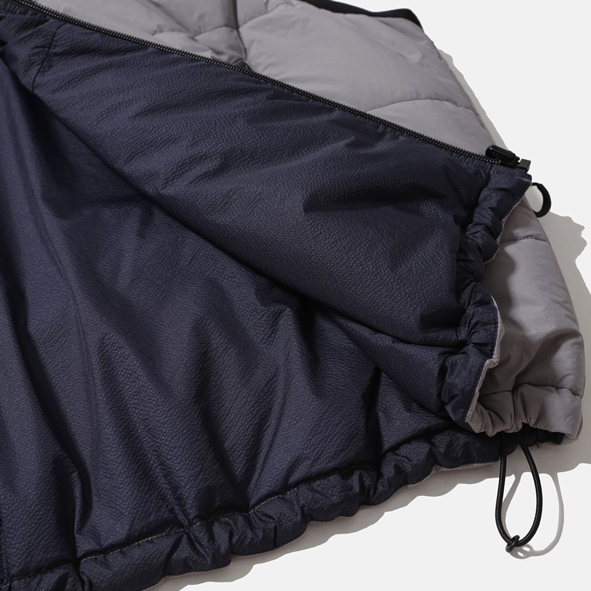 모이프(MOIF) [AW25] REVERSIBLE PUFF VEST / CLOUD GRAY/NAVY