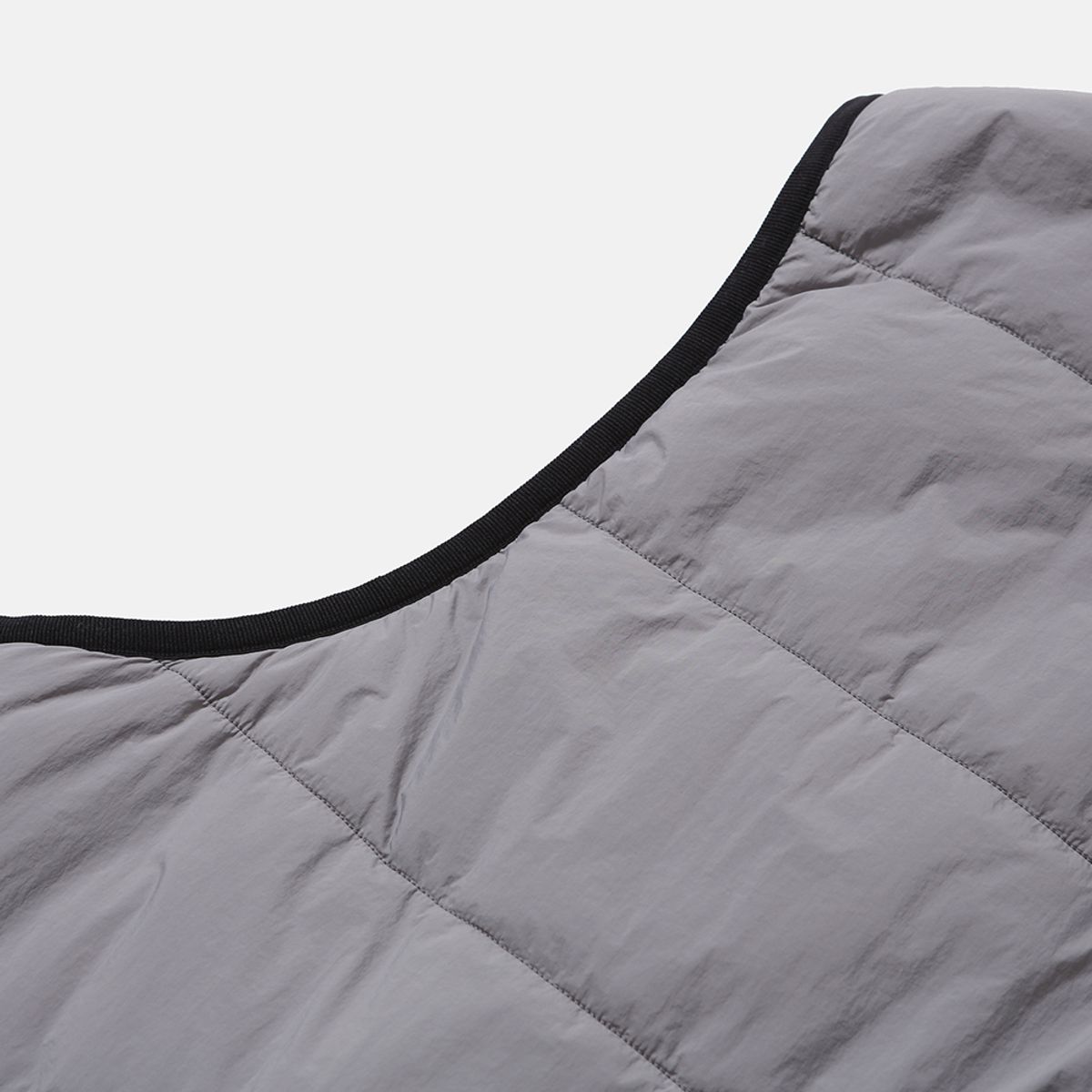 모이프(MOIF) [AW25] REVERSIBLE PUFF VEST / CLOUD GRAY/NAVY