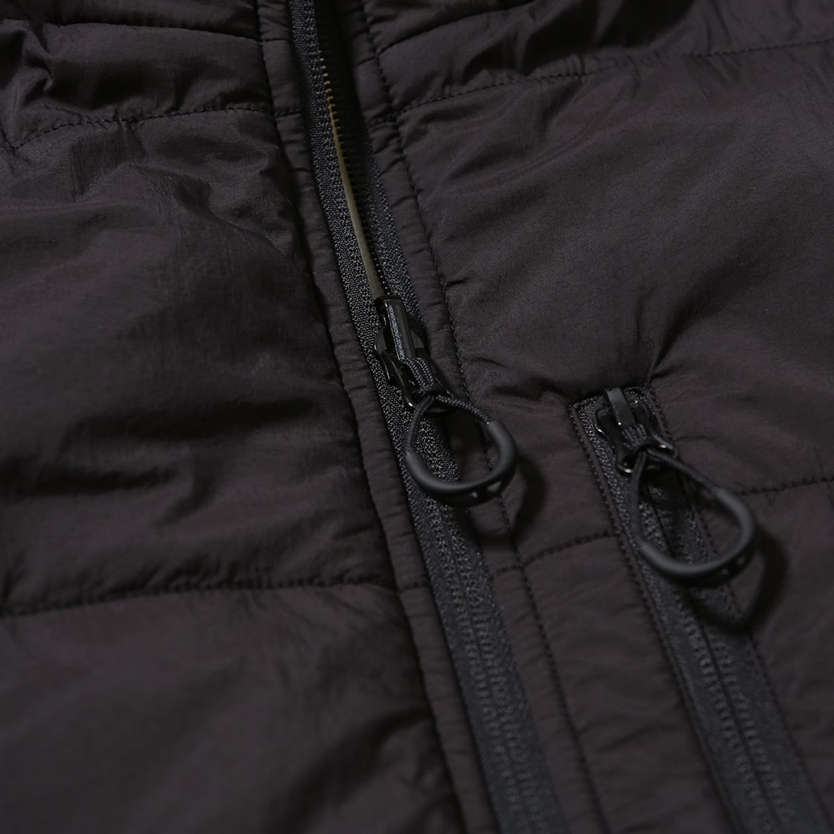 모이프(MOIF) [AW25] REVERSIBLE PUFF VEST / BLACK/ECRU