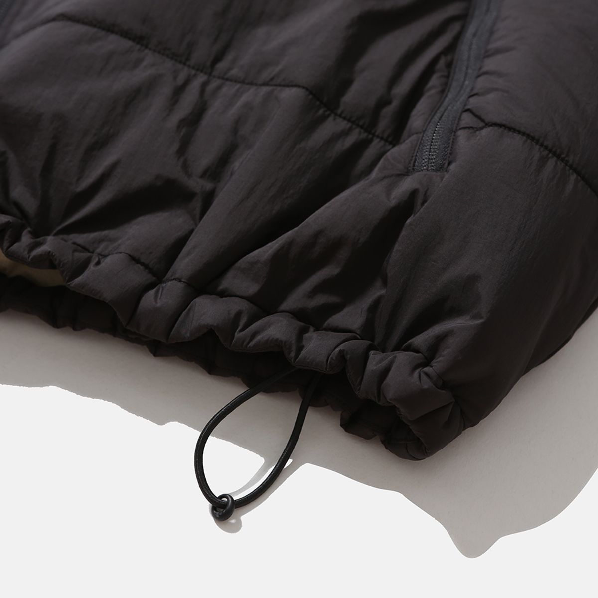 모이프(MOIF) [AW25] REVERSIBLE PUFF VEST / BLACK/ECRU