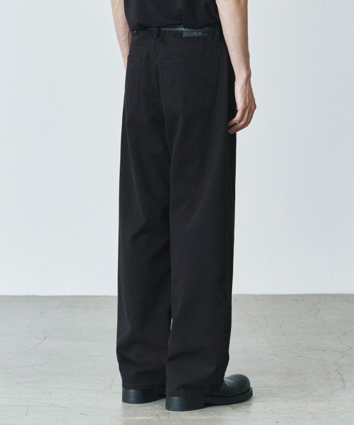 브랜디드(BRANDED) 1765 SOFT BLACK JEANS [EXTRA WIDE STRAIGHT]
