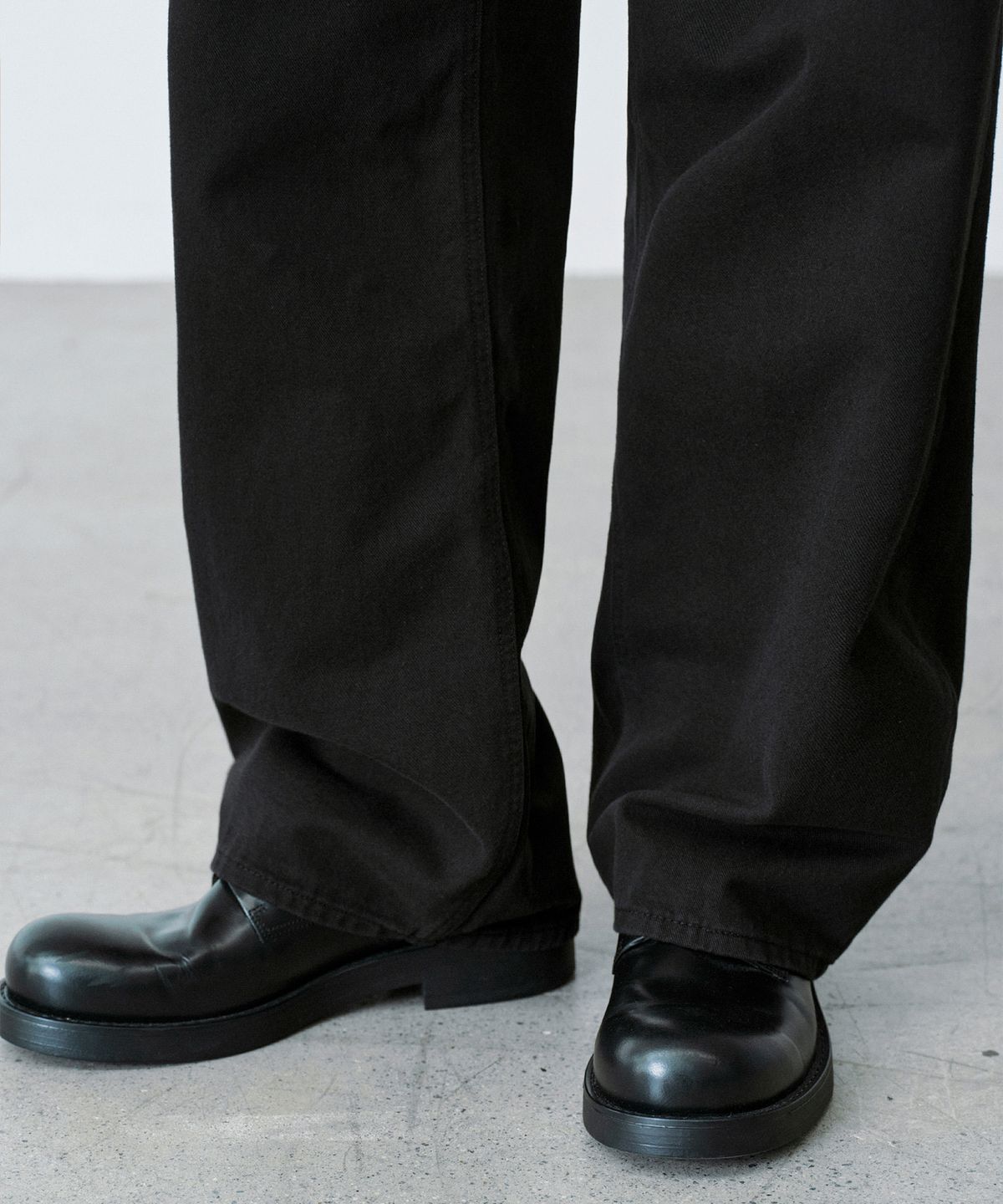 브랜디드(BRANDED) 1765 SOFT BLACK JEANS [EXTRA WIDE STRAIGHT]